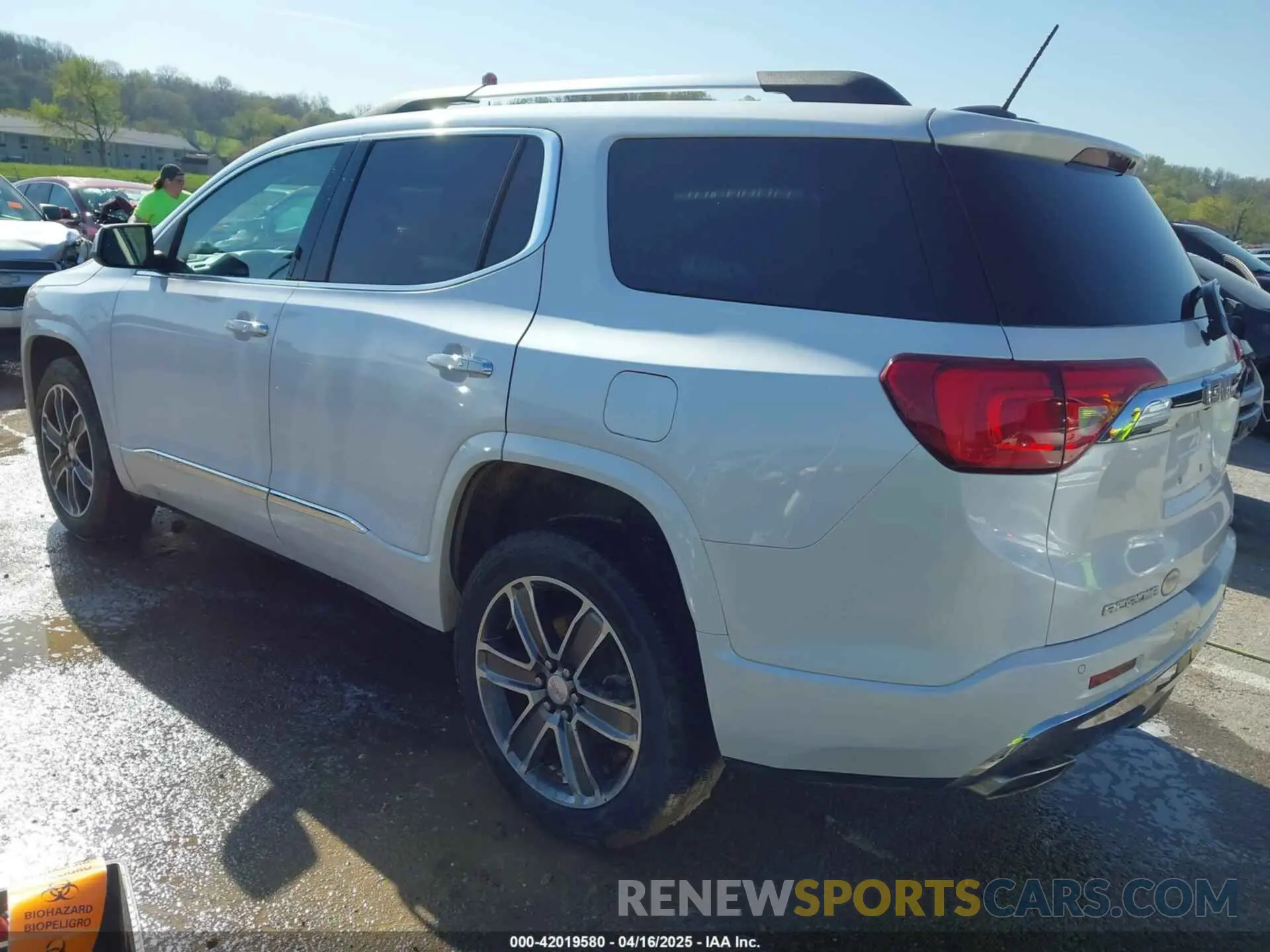 3 Photograph of a damaged car 1GKKNXLS7KZ108814 GMC ACADIA 2019