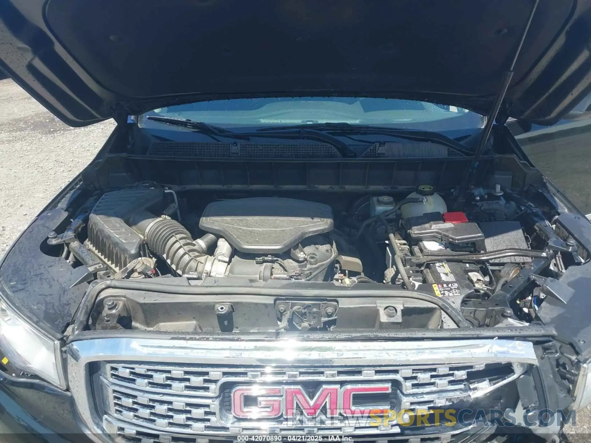 10 Photograph of a damaged car 1GKKNXLS7KZ226863 GMC ACADIA 2019