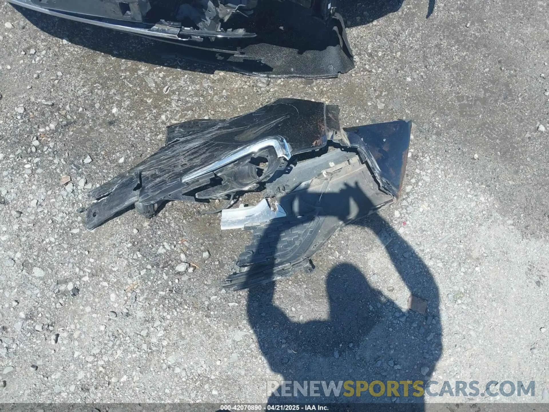 12 Photograph of a damaged car 1GKKNXLS7KZ226863 GMC ACADIA 2019