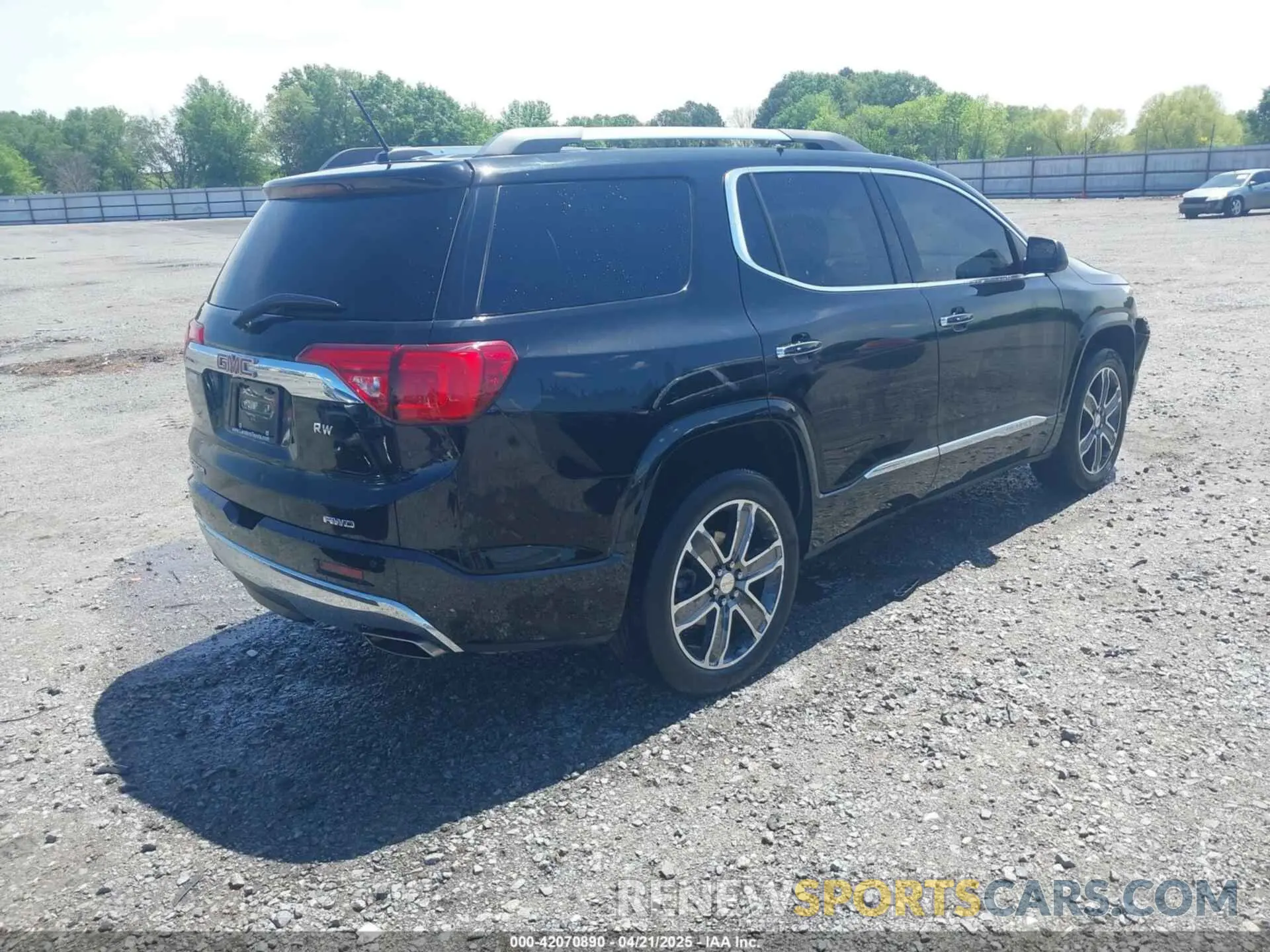4 Photograph of a damaged car 1GKKNXLS7KZ226863 GMC ACADIA 2019