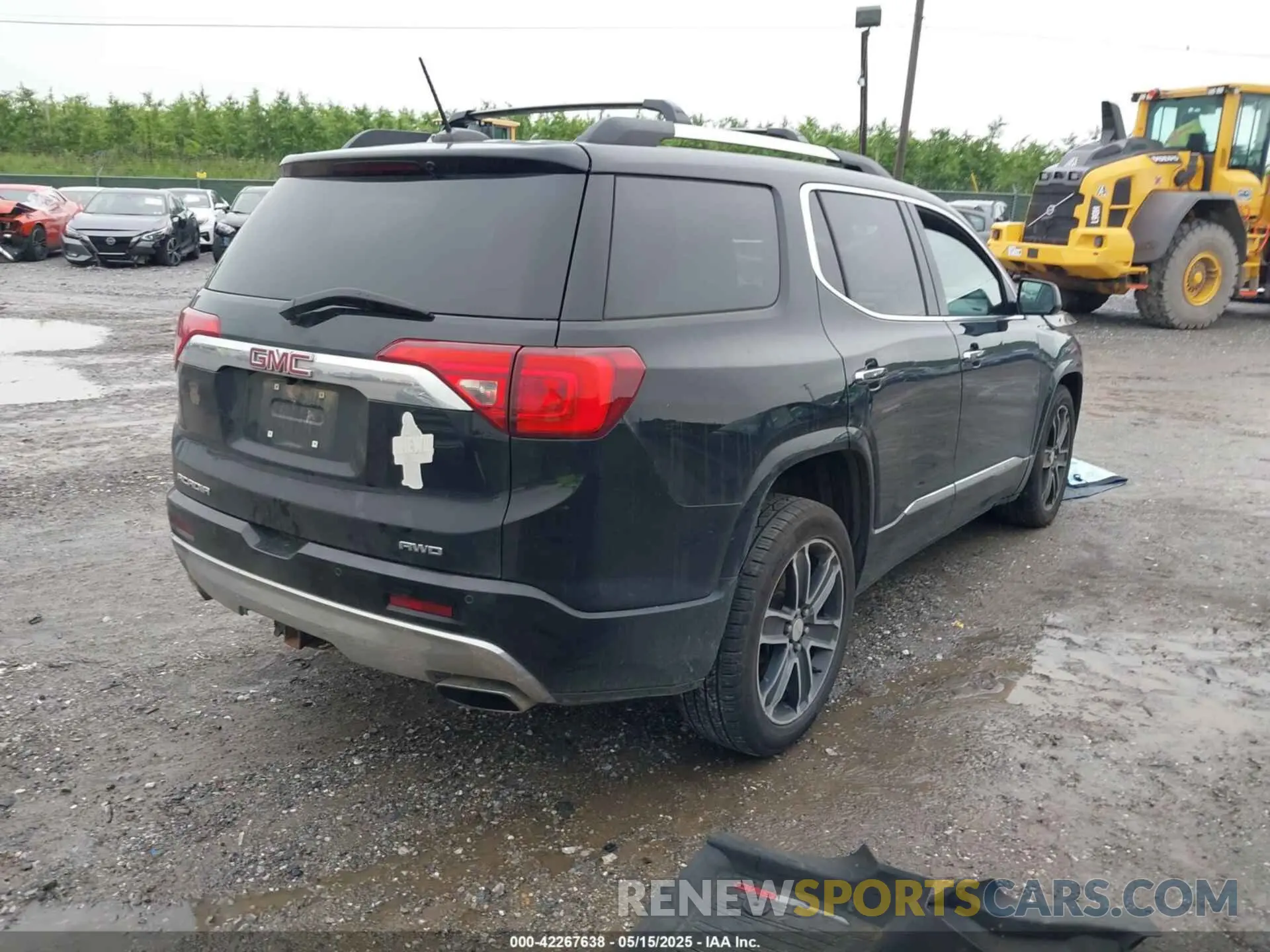 4 Photograph of a damaged car 1GKKNXLSXKZ100397 GMC ACADIA 2019