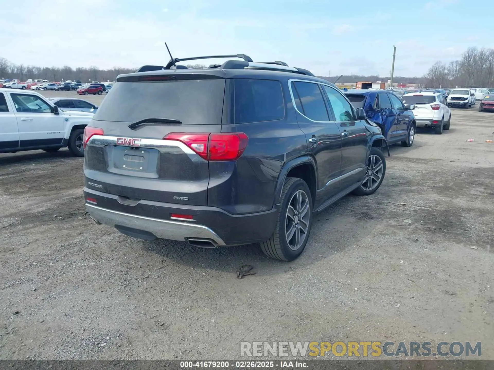 4 Photograph of a damaged car 1GKKNXLSXKZ114736 GMC ACADIA 2019