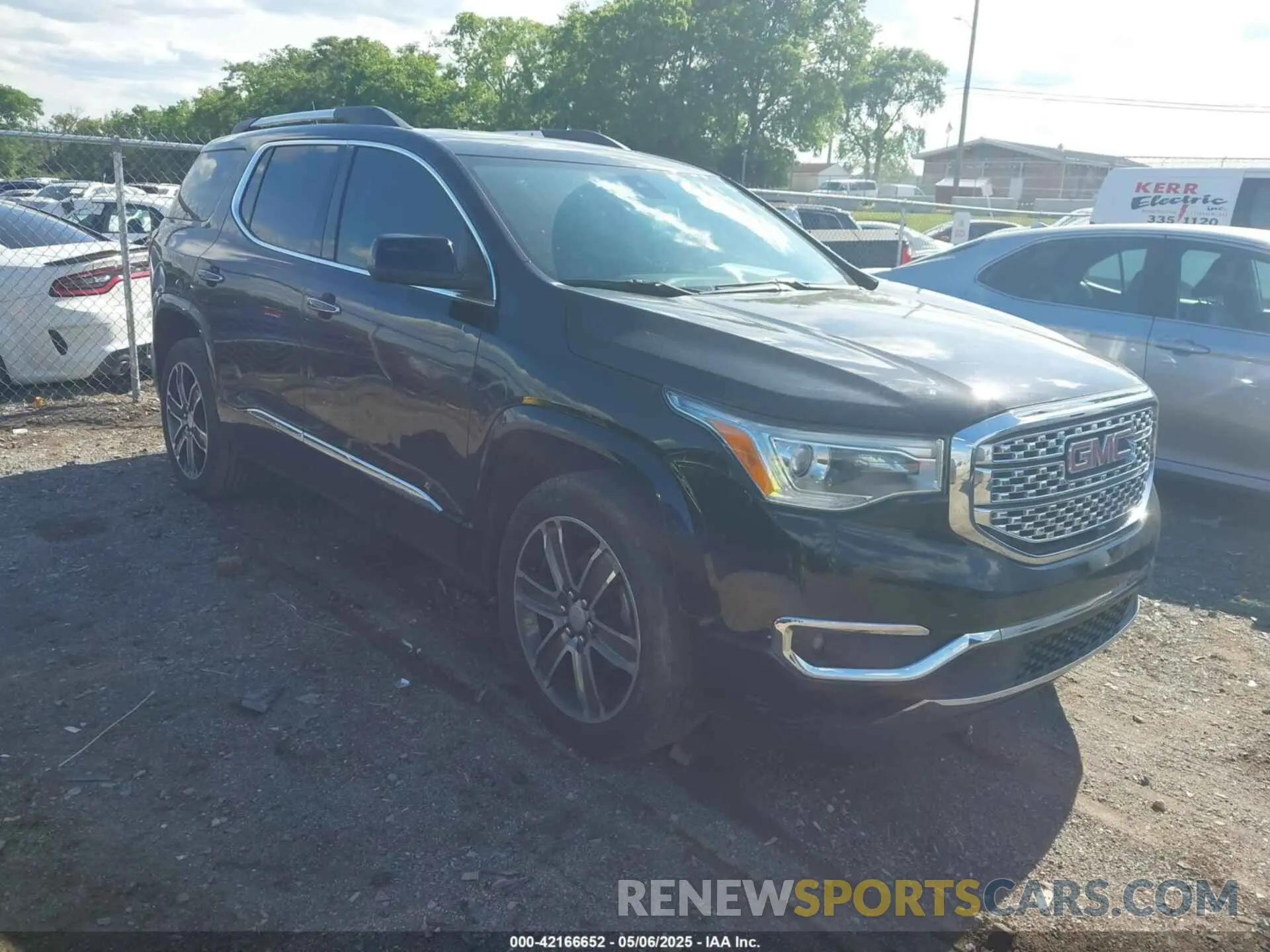 1 Photograph of a damaged car 1GKKNXLSXKZ131889 GMC ACADIA 2019