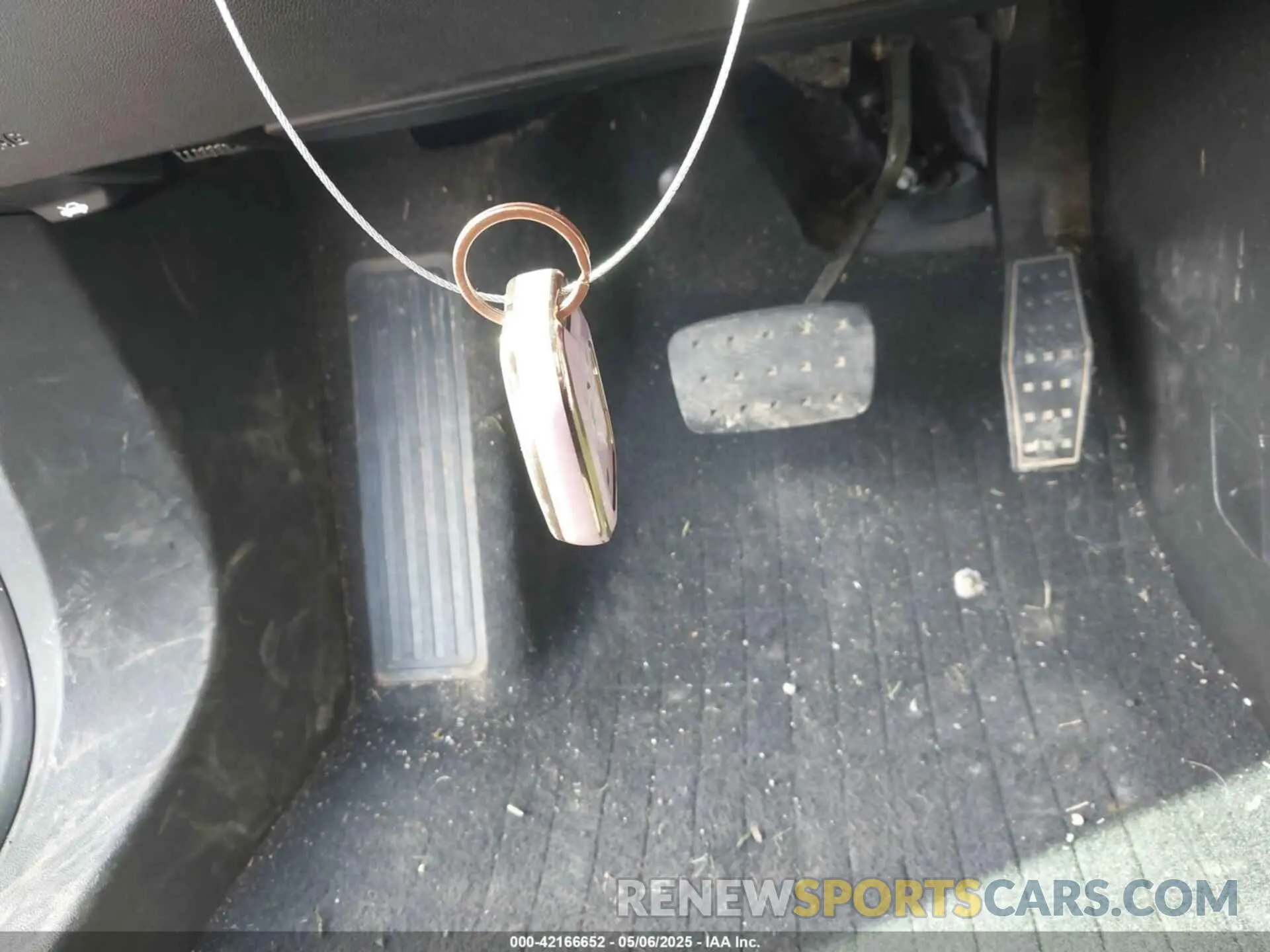 11 Photograph of a damaged car 1GKKNXLSXKZ131889 GMC ACADIA 2019