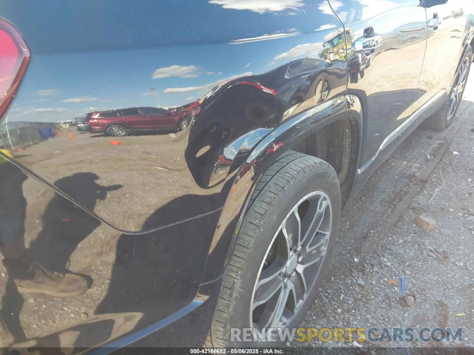 6 Photograph of a damaged car 1GKKNXLSXKZ131889 GMC ACADIA 2019