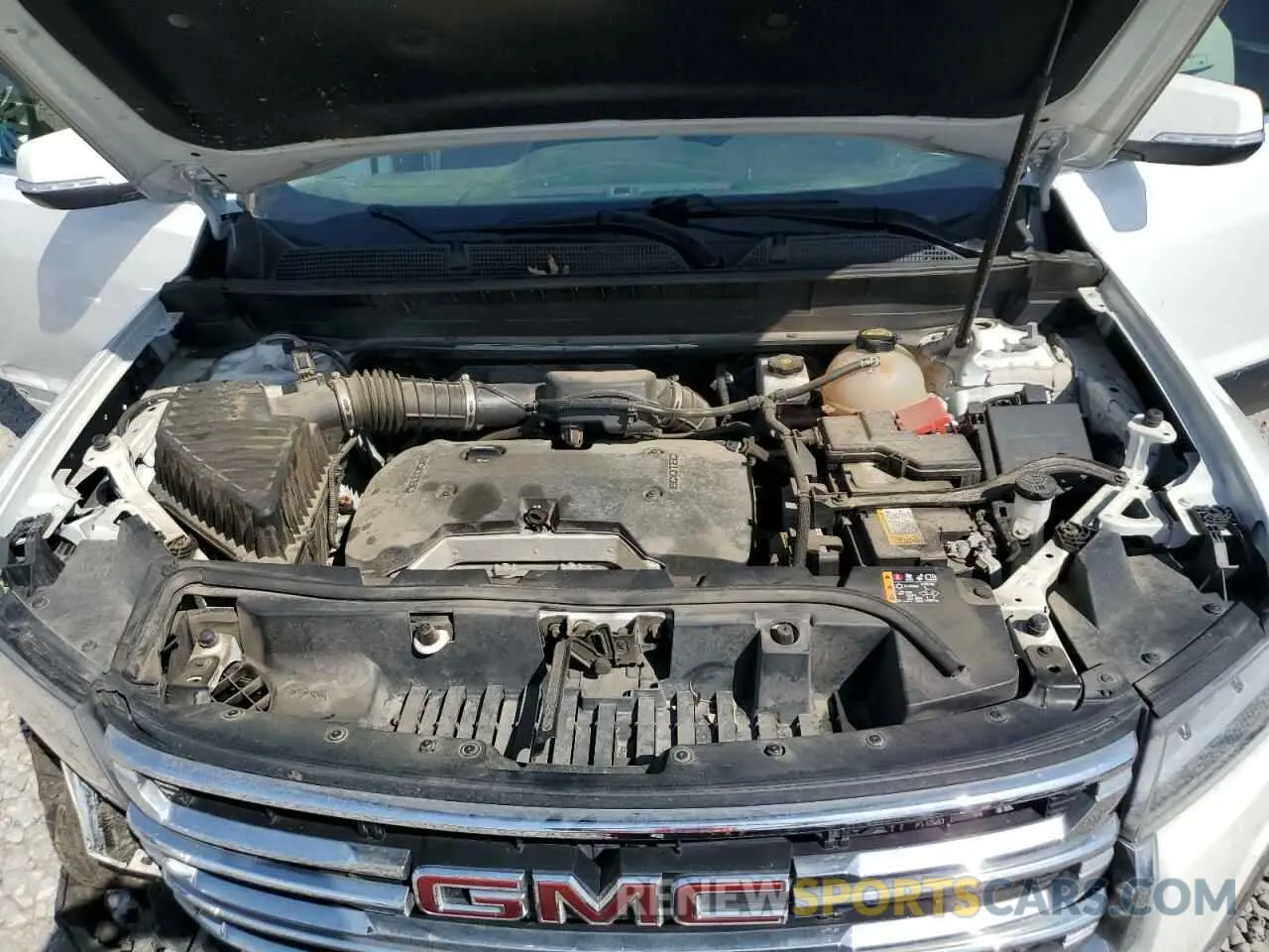 13 Photograph of a damaged car 1GKKNKLA1LZ174366 GMC ACADIA 2020
