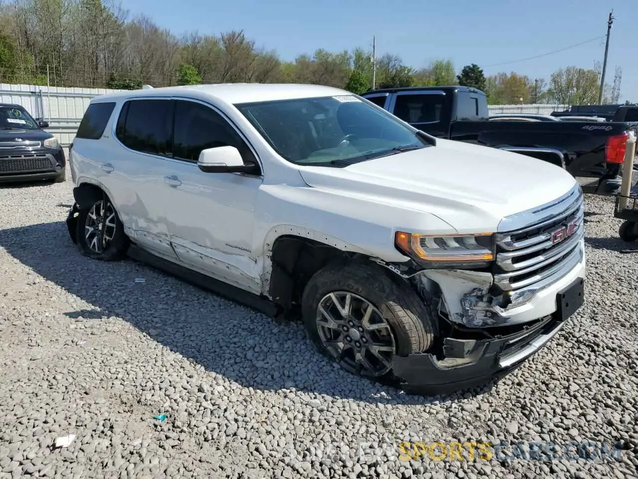4 Photograph of a damaged car 1GKKNKLA1LZ174366 GMC ACADIA 2020
