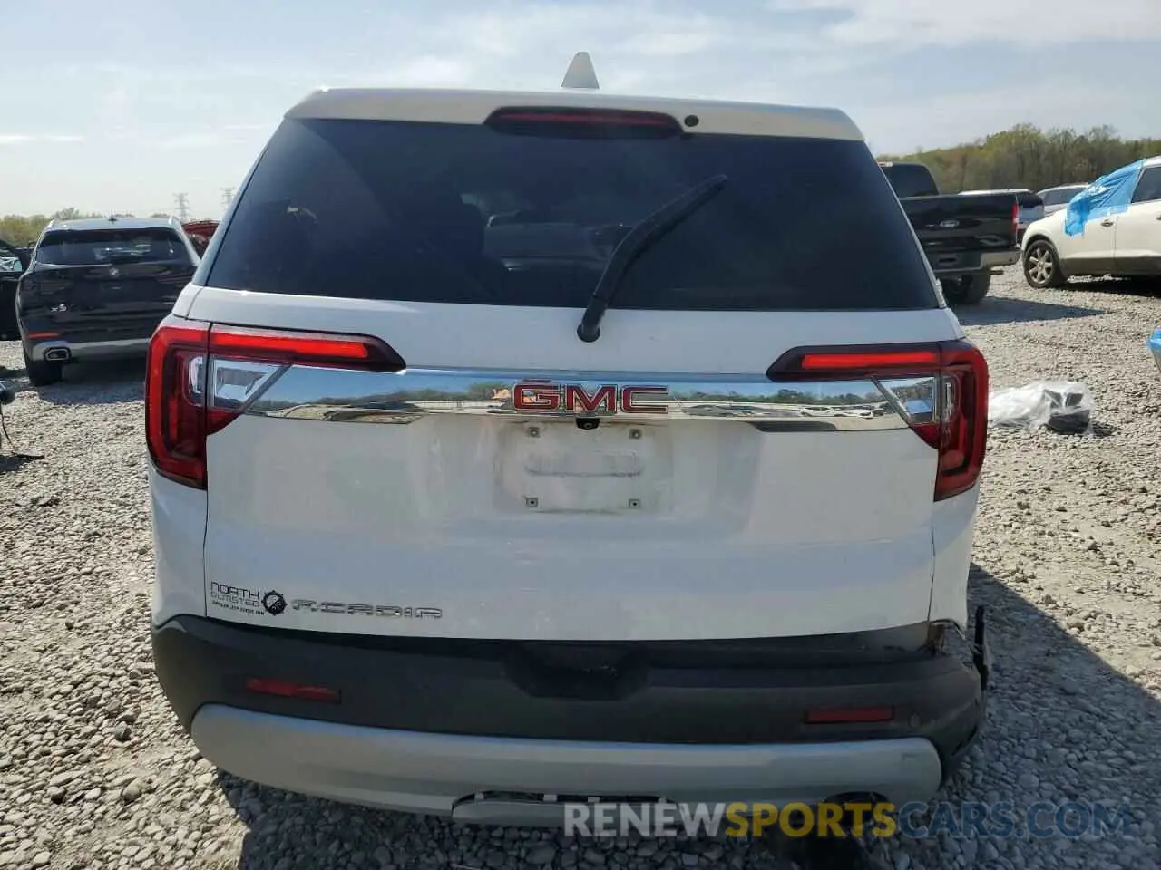 6 Photograph of a damaged car 1GKKNKLA1LZ174366 GMC ACADIA 2020