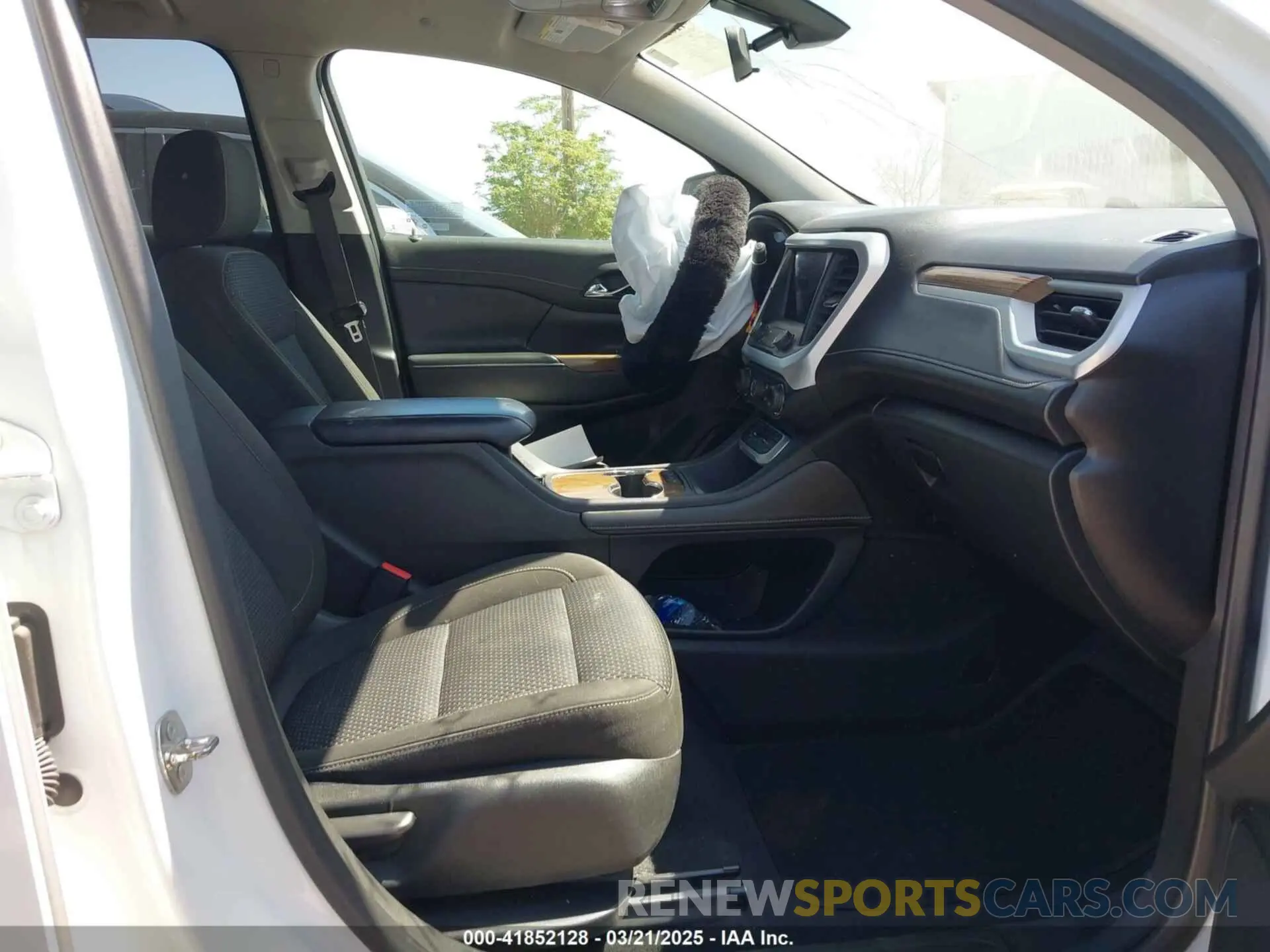 5 Photograph of a damaged car 1GKKNKLA1LZ227373 GMC ACADIA 2020