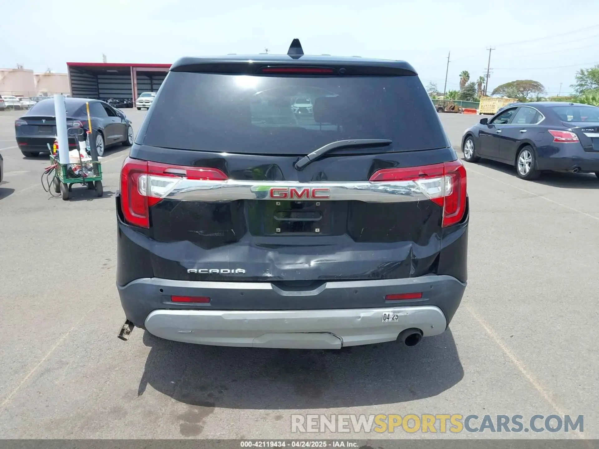 6 Photograph of a damaged car 1GKKNKLA2LZ138525 GMC ACADIA 2020