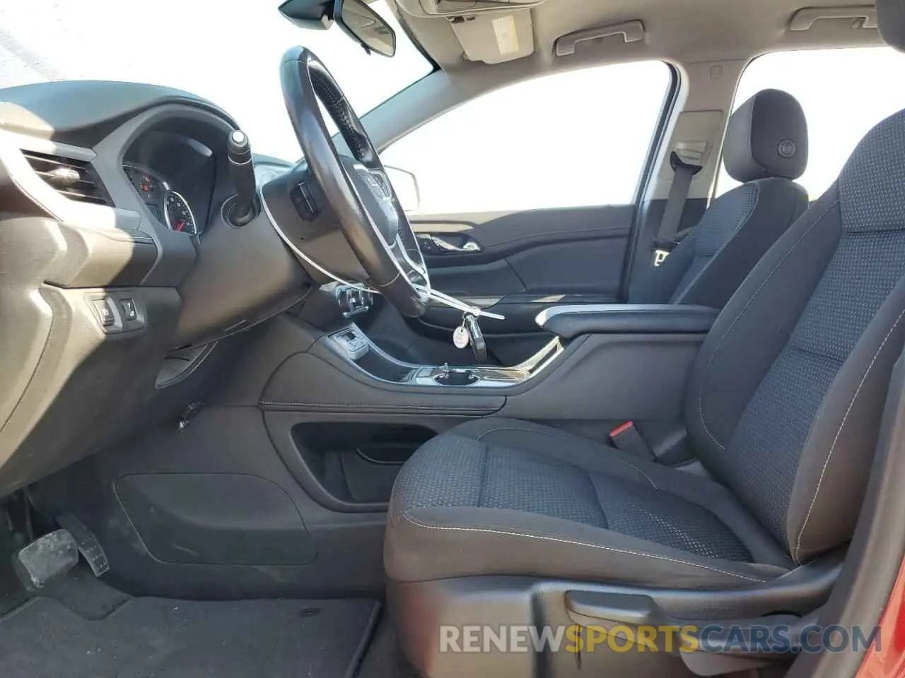 7 Photograph of a damaged car 1GKKNKLA2LZ226216 GMC ACADIA 2020