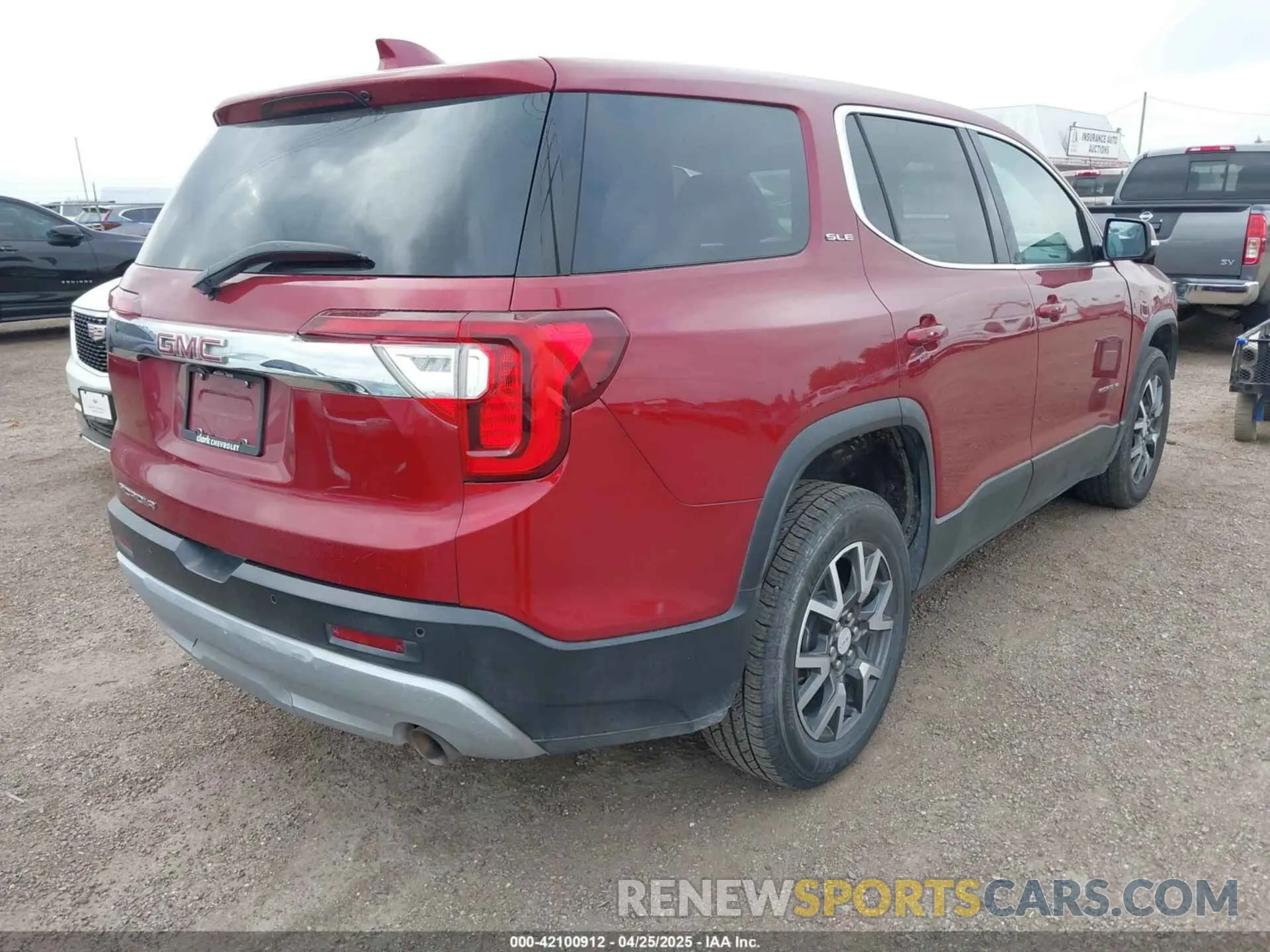 4 Photograph of a damaged car 1GKKNKLA3LZ162137 GMC ACADIA 2020