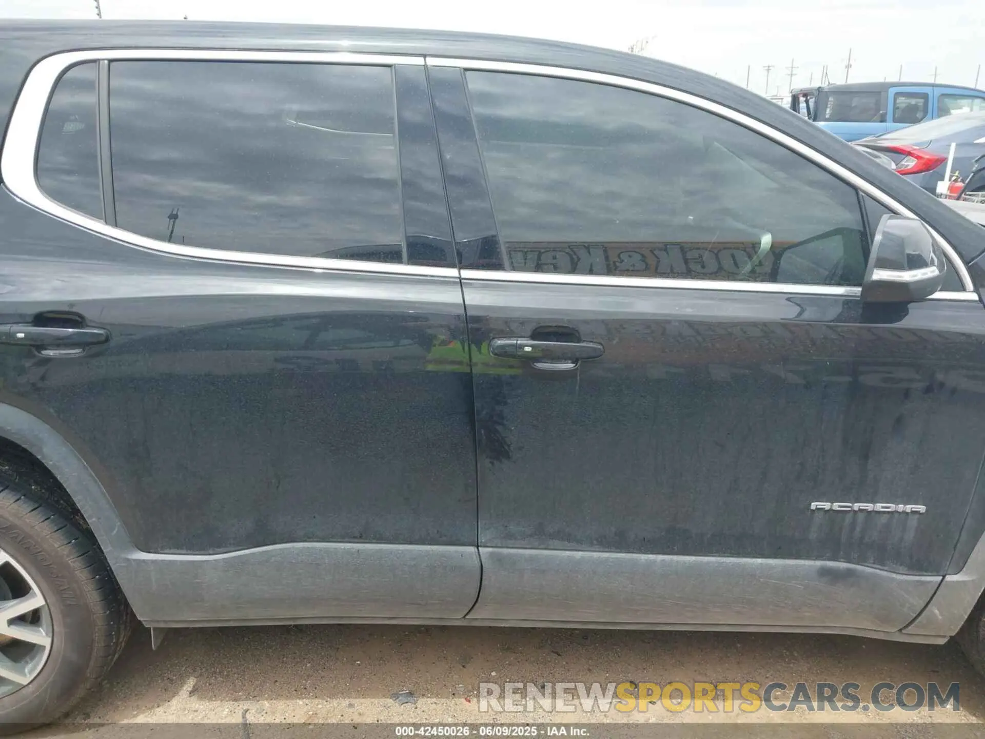 14 Photograph of a damaged car 1GKKNKLA3LZ234759 GMC ACADIA 2020