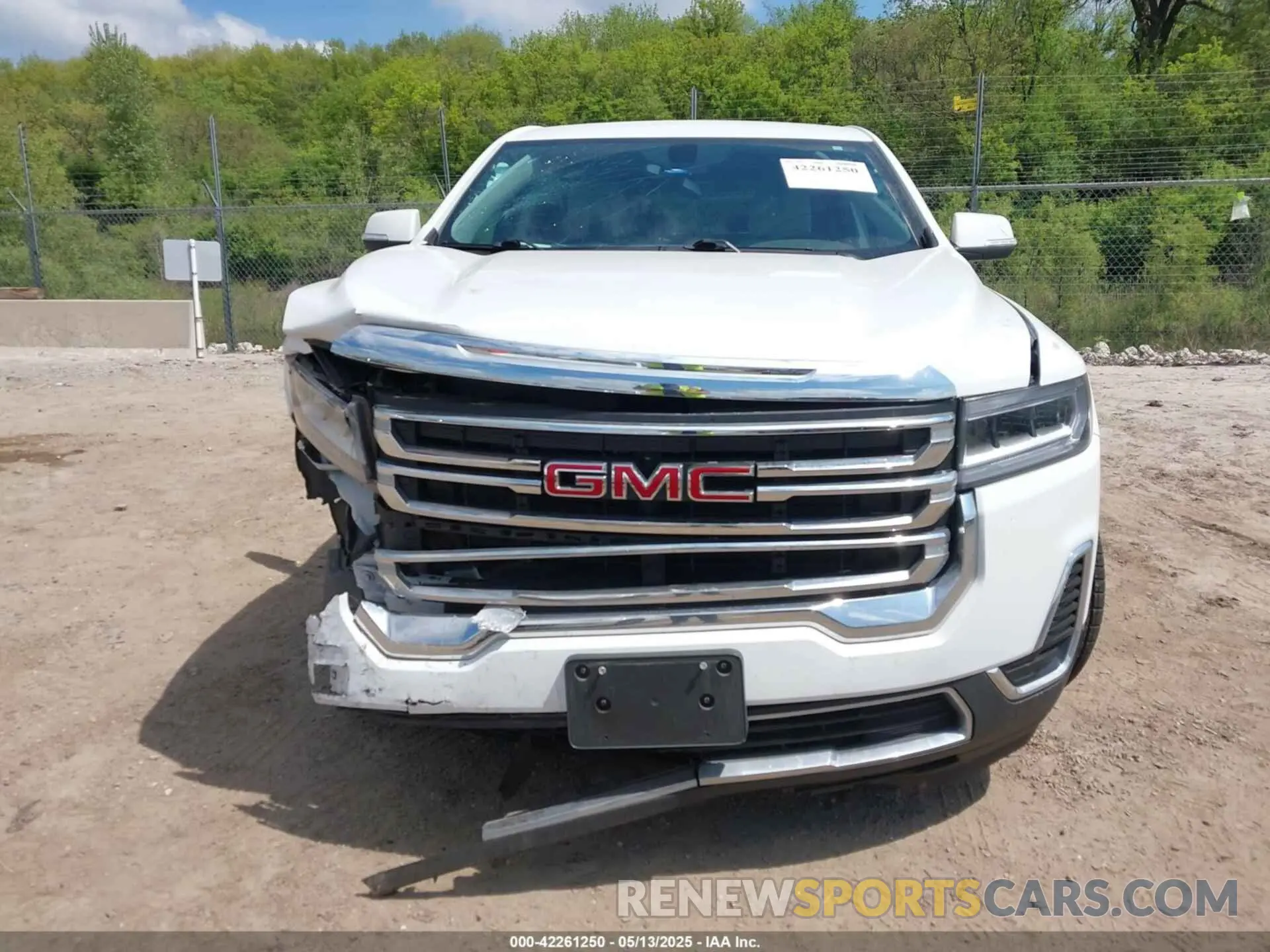 13 Photograph of a damaged car 1GKKNKLA4LZ164964 GMC ACADIA 2020