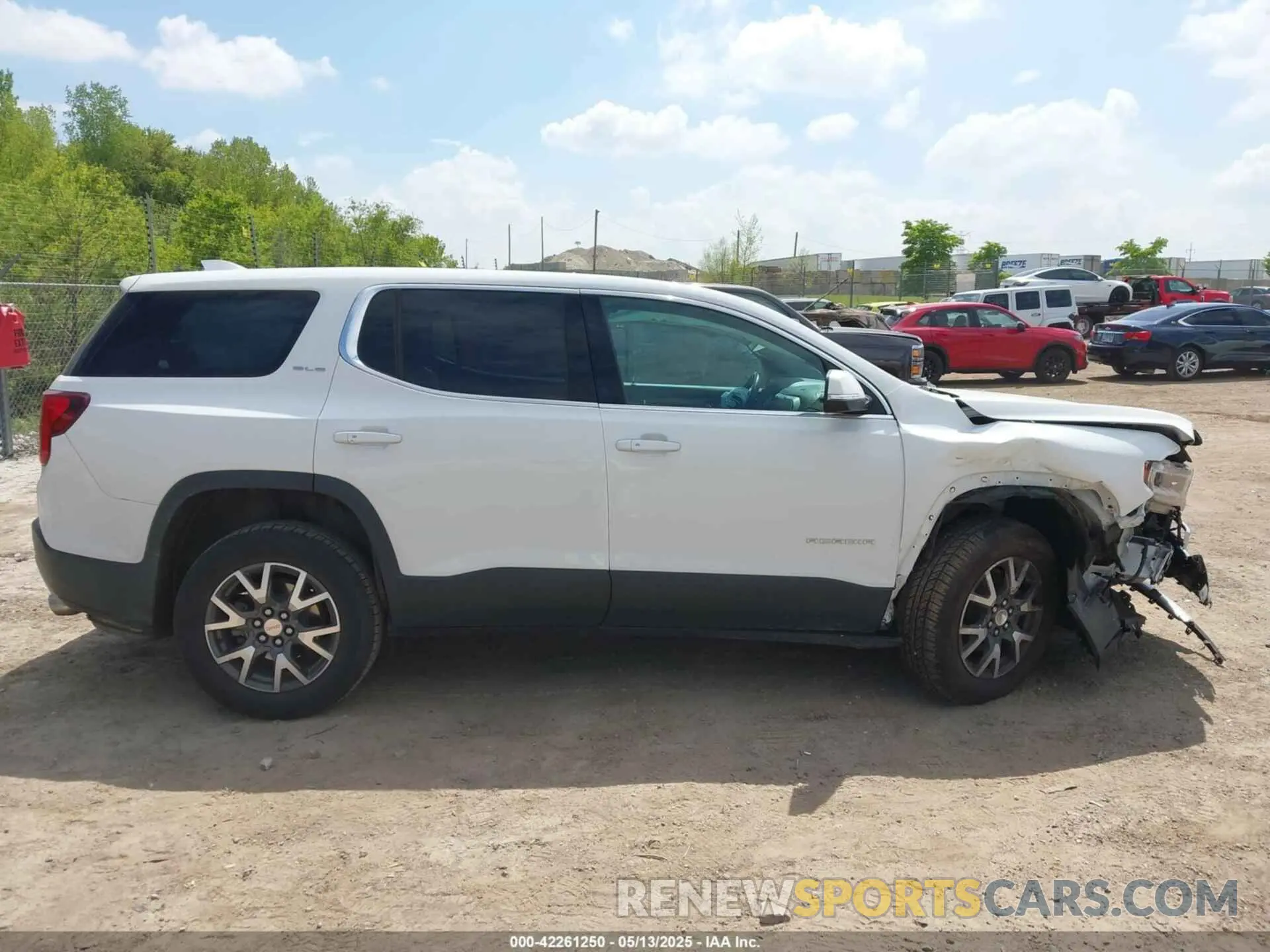 14 Photograph of a damaged car 1GKKNKLA4LZ164964 GMC ACADIA 2020