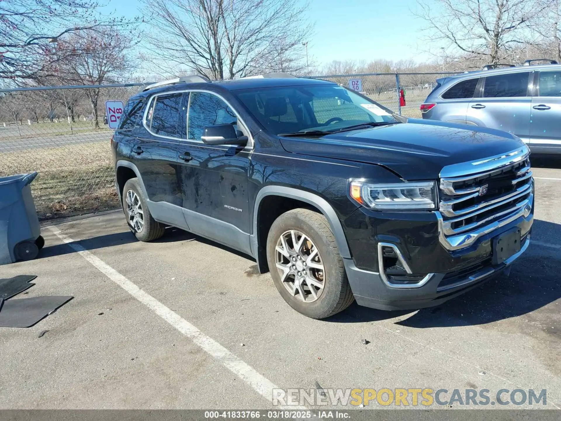 1 Photograph of a damaged car 1GKKNKLA4LZ181585 GMC ACADIA 2020