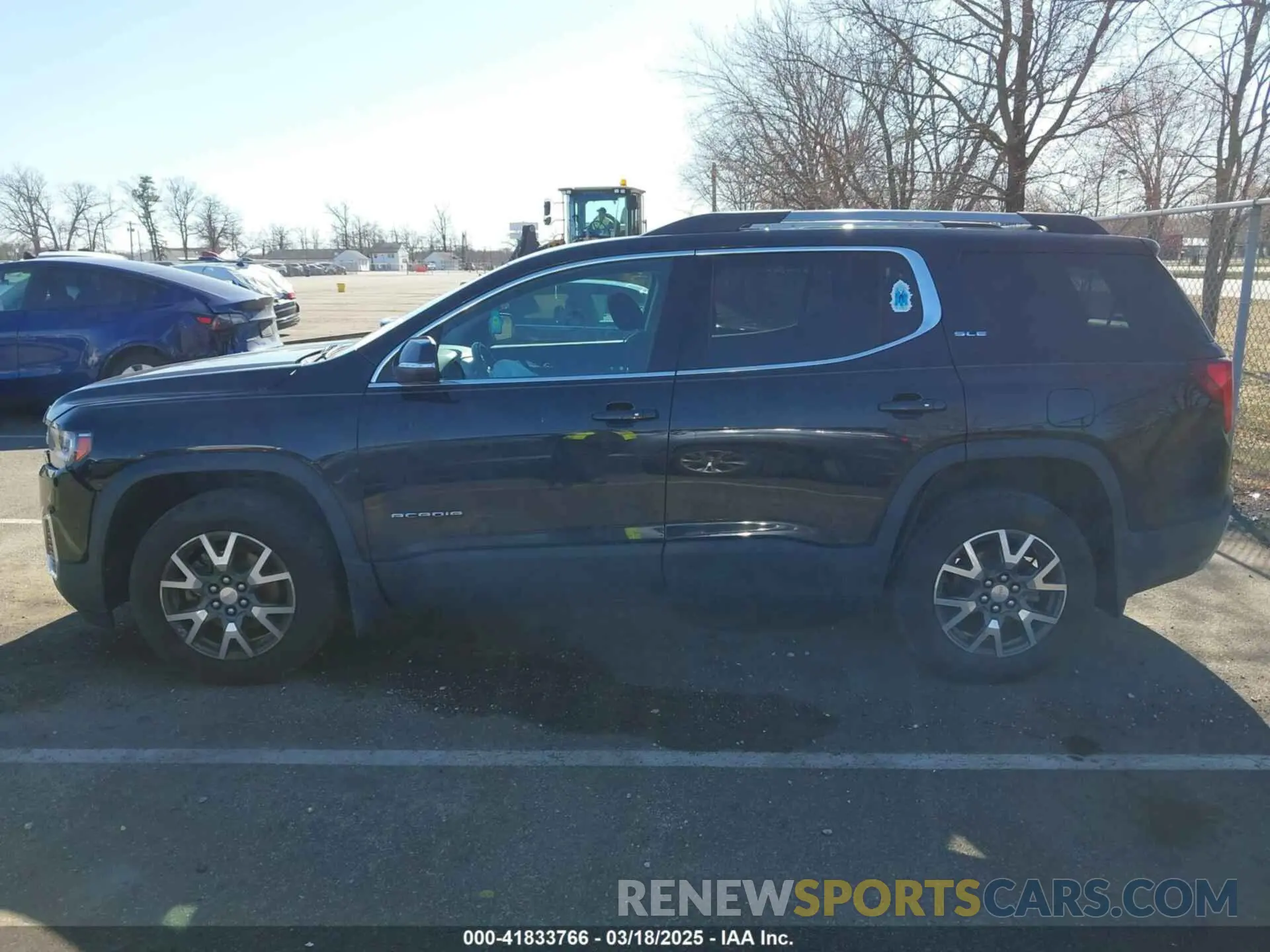 14 Photograph of a damaged car 1GKKNKLA4LZ181585 GMC ACADIA 2020
