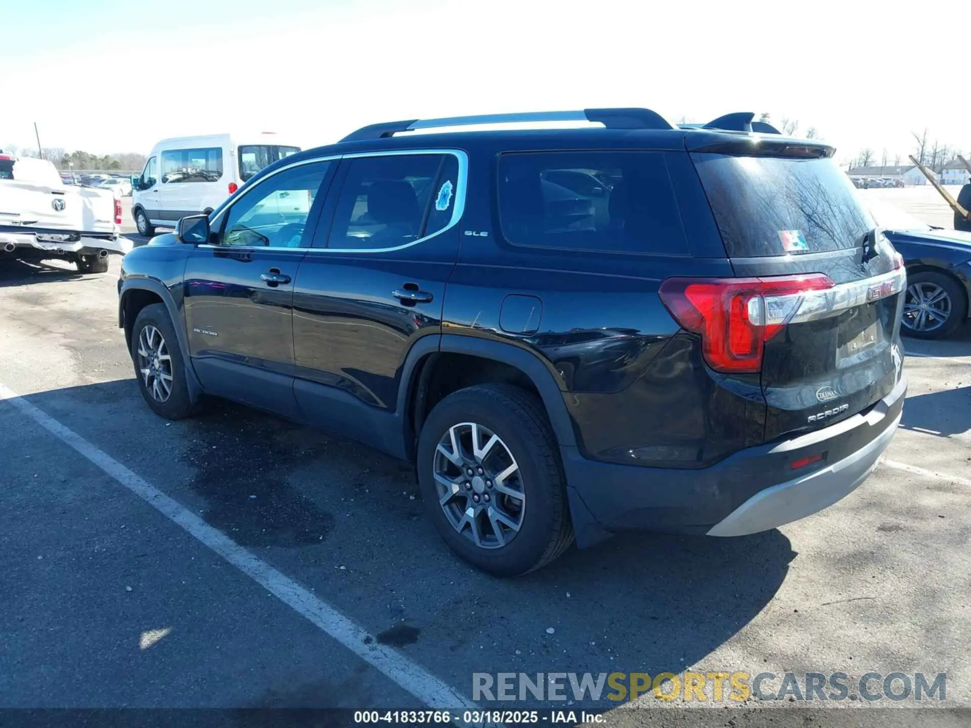 3 Photograph of a damaged car 1GKKNKLA4LZ181585 GMC ACADIA 2020