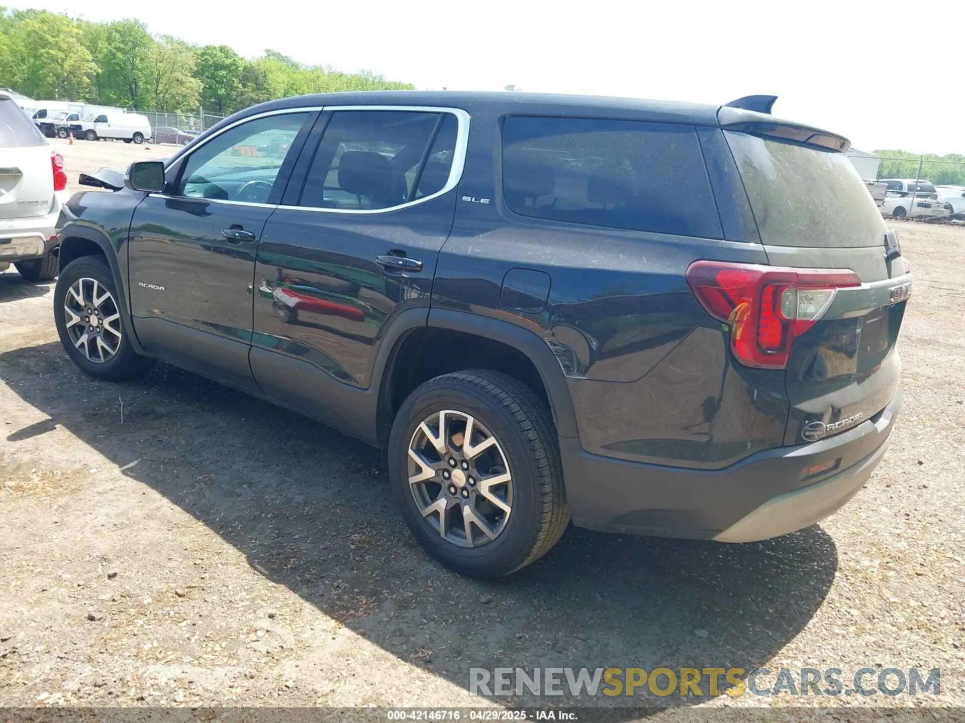 3 Photograph of a damaged car 1GKKNKLA4LZ223060 GMC ACADIA 2020
