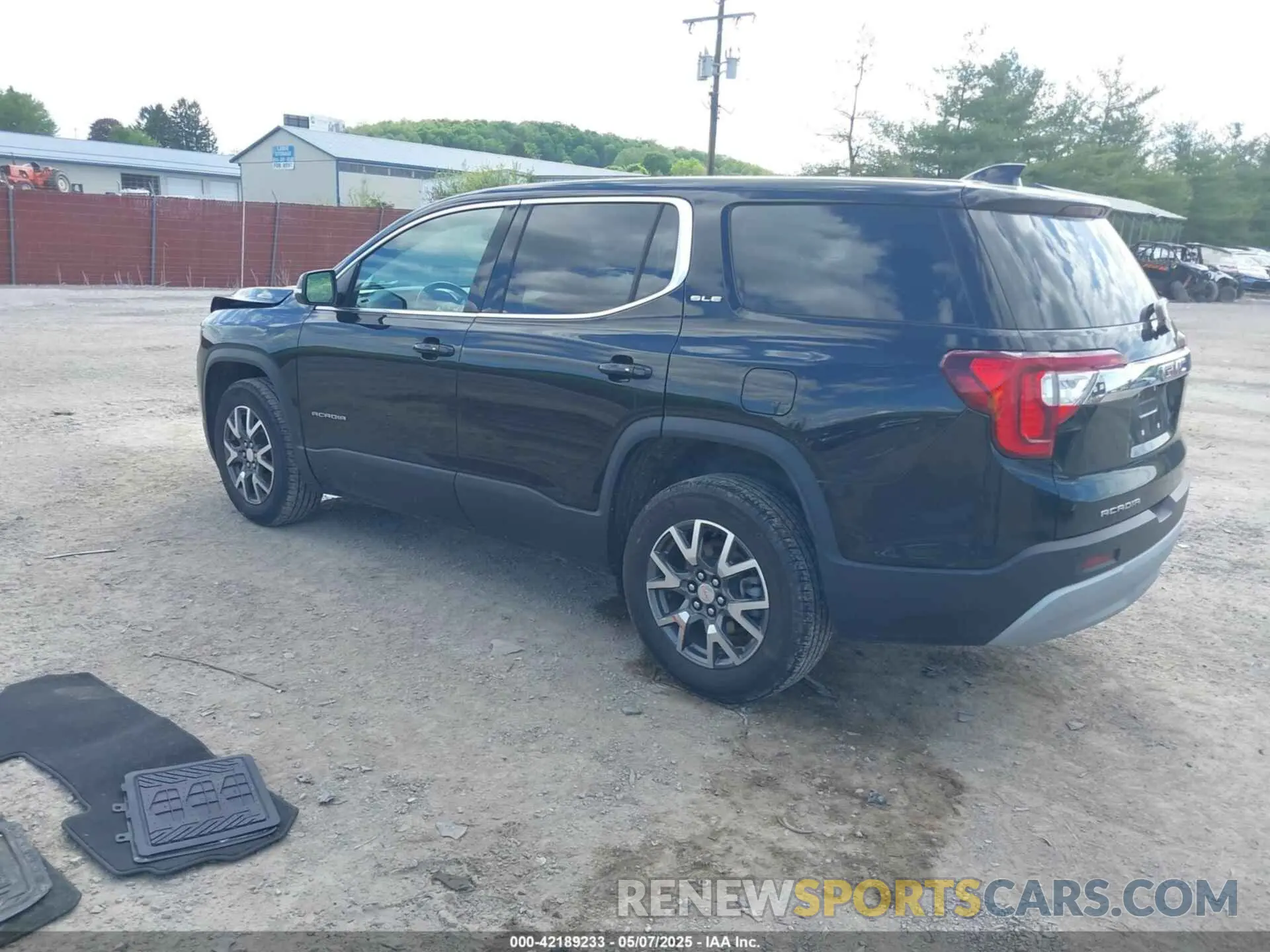 3 Photograph of a damaged car 1GKKNKLA6LZ175223 GMC ACADIA 2020