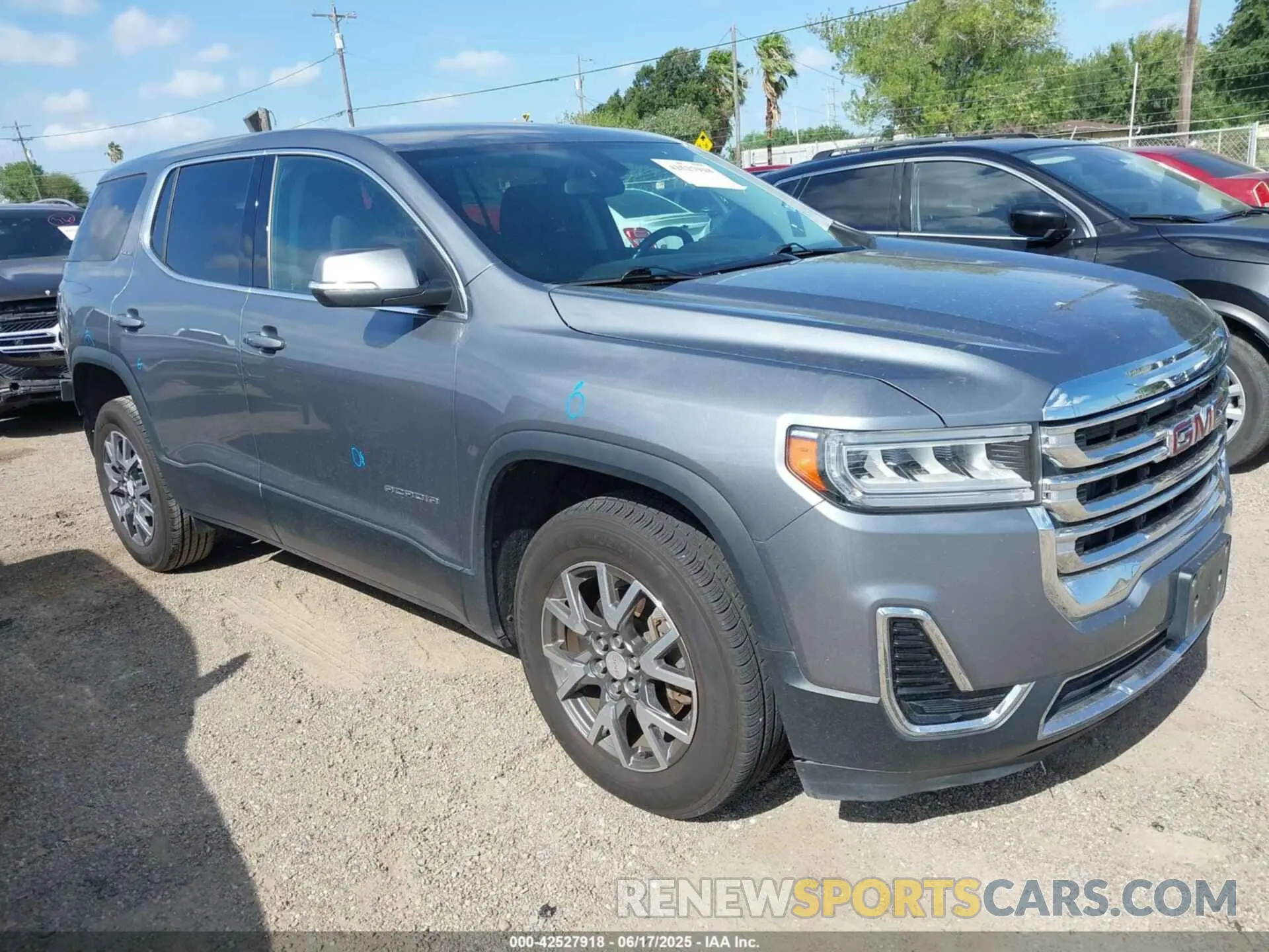 1 Photograph of a damaged car 1GKKNKLA7LZ182875 GMC ACADIA 2020