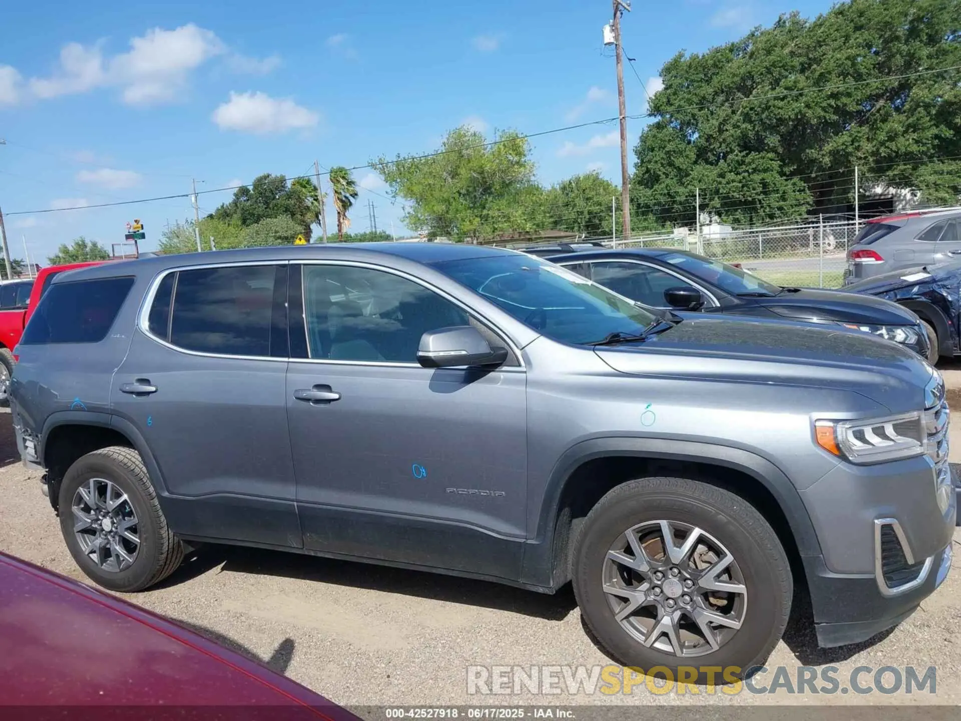 13 Photograph of a damaged car 1GKKNKLA7LZ182875 GMC ACADIA 2020