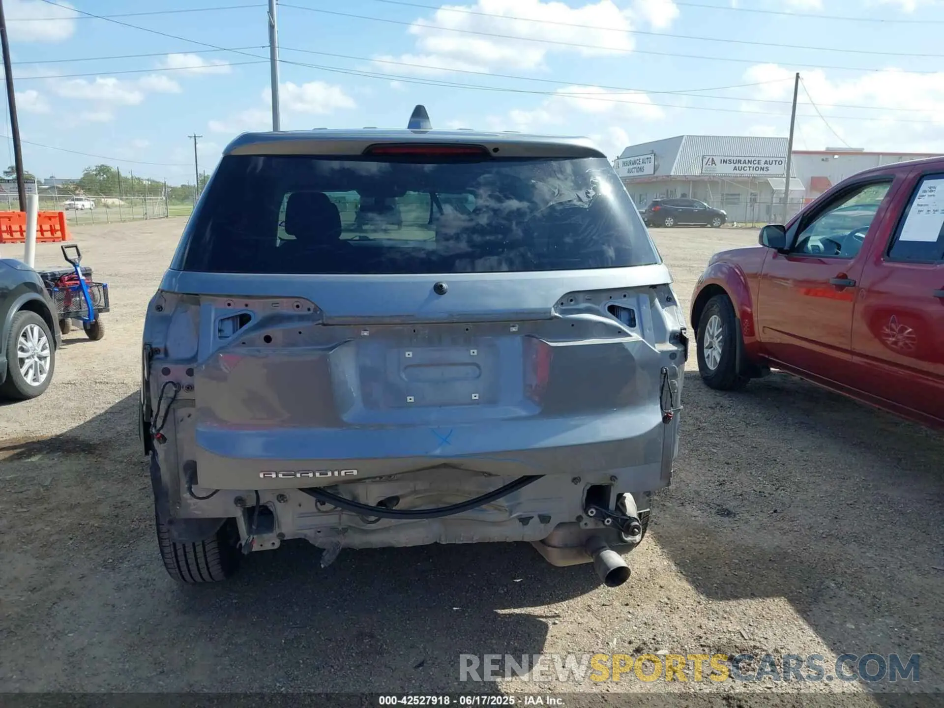 16 Photograph of a damaged car 1GKKNKLA7LZ182875 GMC ACADIA 2020