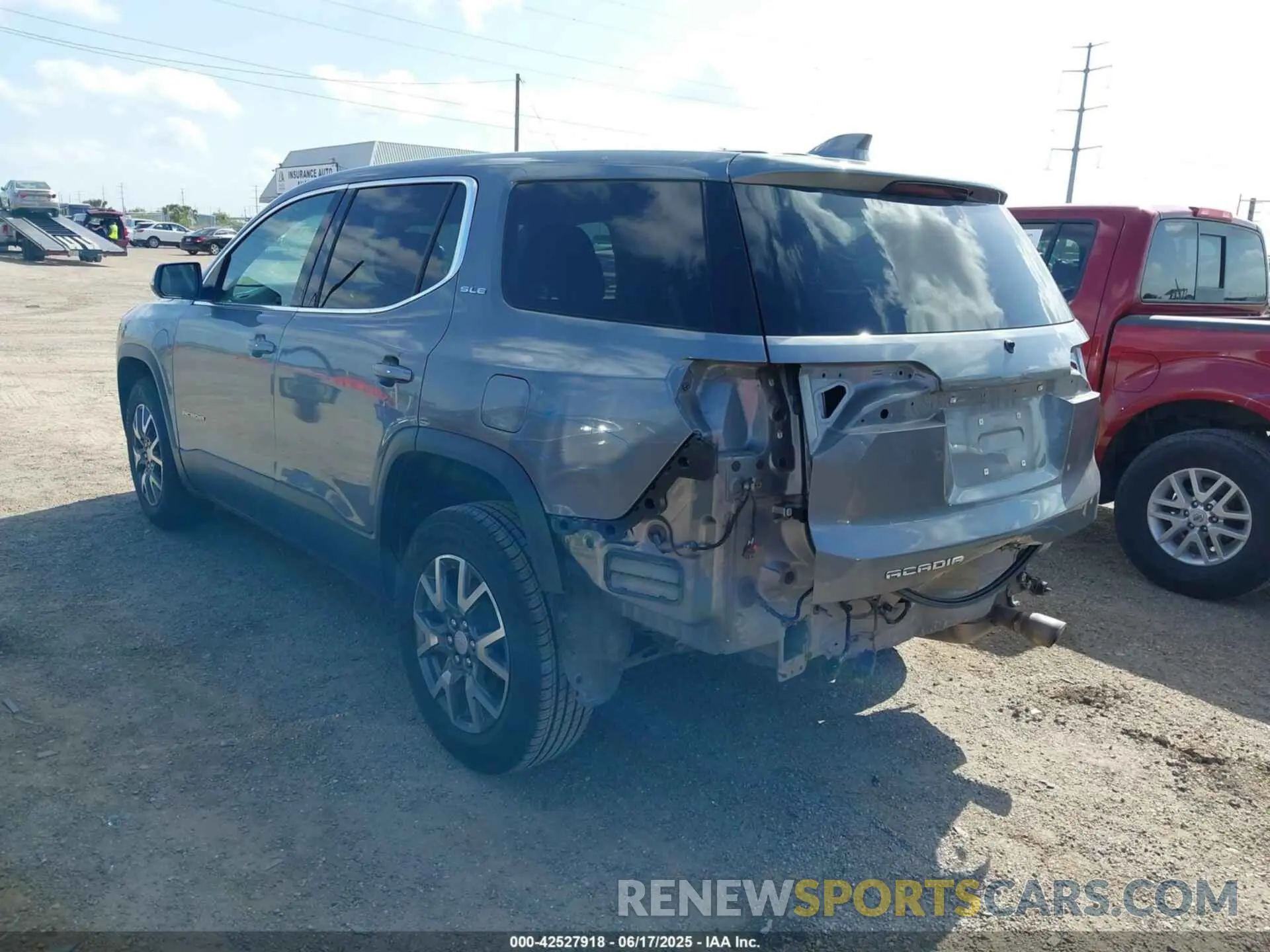3 Photograph of a damaged car 1GKKNKLA7LZ182875 GMC ACADIA 2020