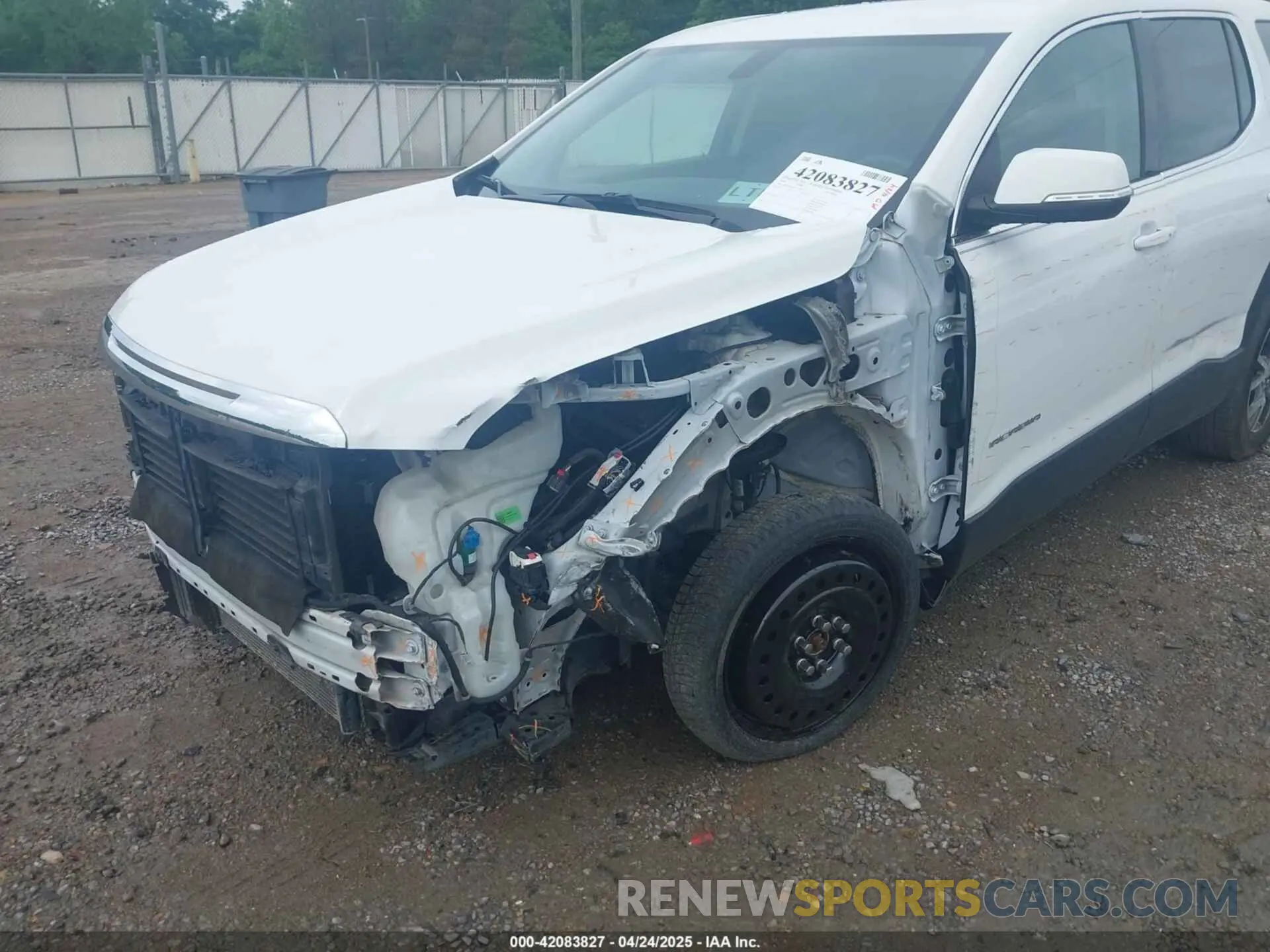 18 Photograph of a damaged car 1GKKNKLA7LZ193312 GMC ACADIA 2020