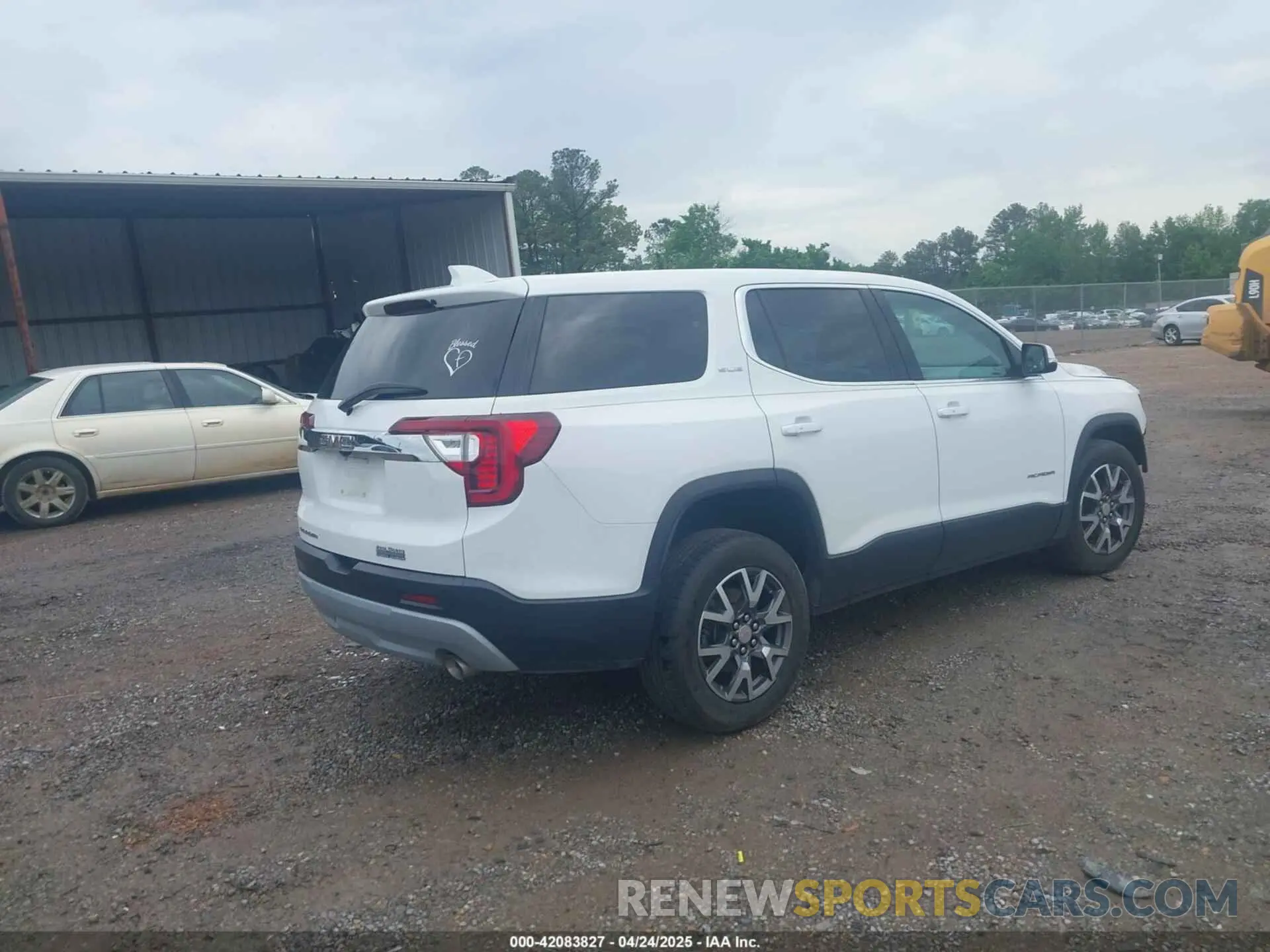 4 Photograph of a damaged car 1GKKNKLA7LZ193312 GMC ACADIA 2020