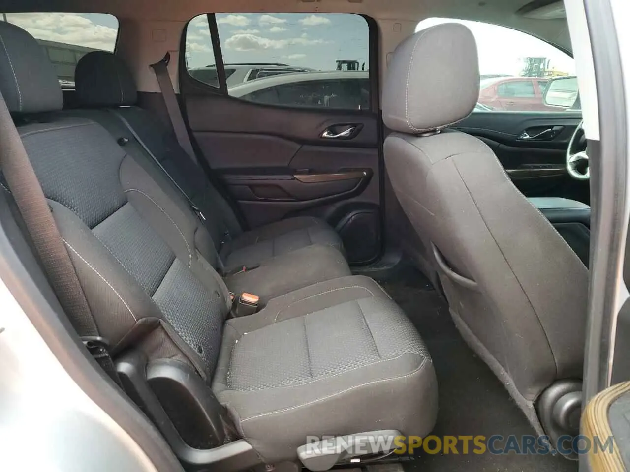 11 Photograph of a damaged car 1GKKNKLA7LZ229743 GMC ACADIA 2020