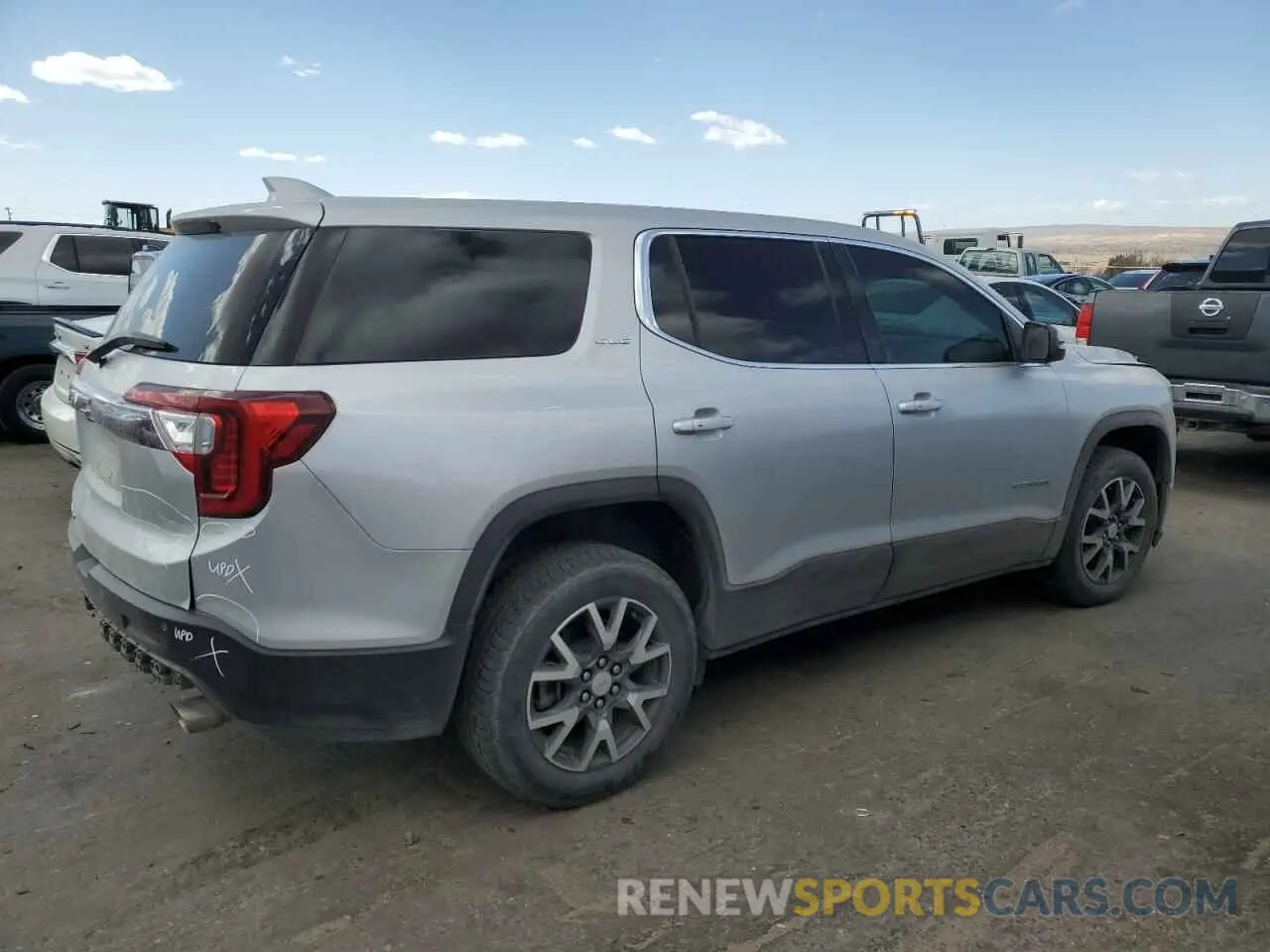 3 Photograph of a damaged car 1GKKNKLA7LZ229743 GMC ACADIA 2020