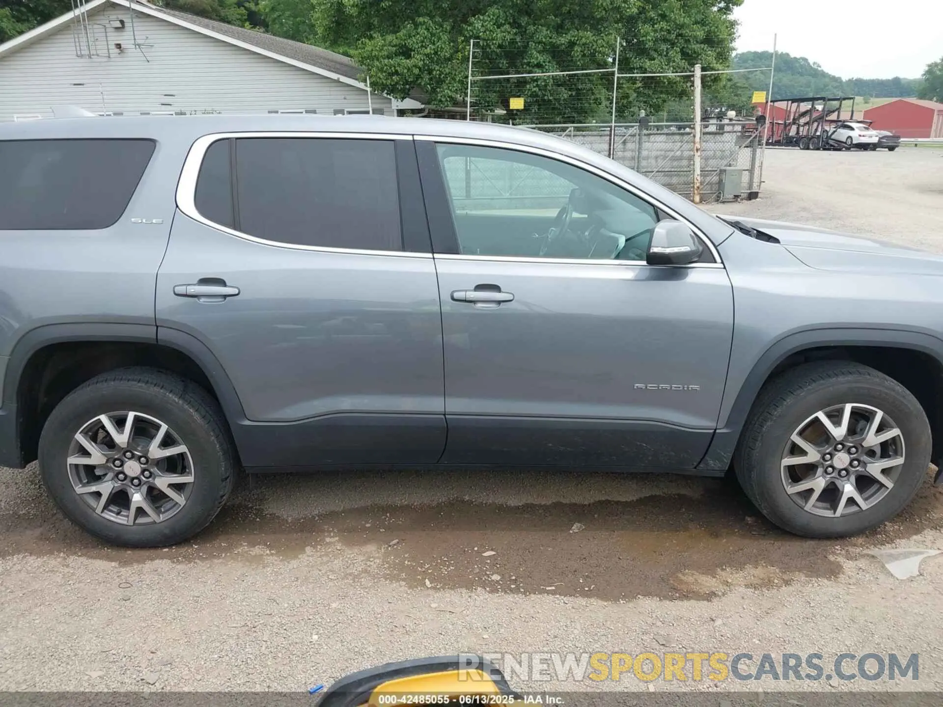 13 Photograph of a damaged car 1GKKNKLA8LZ153059 GMC ACADIA 2020