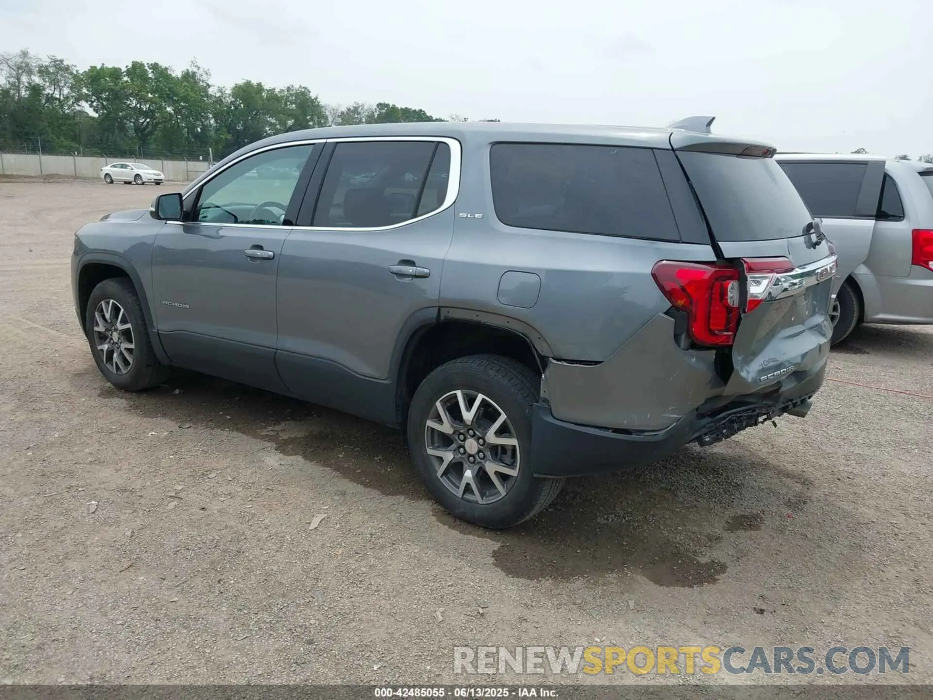 3 Photograph of a damaged car 1GKKNKLA8LZ153059 GMC ACADIA 2020