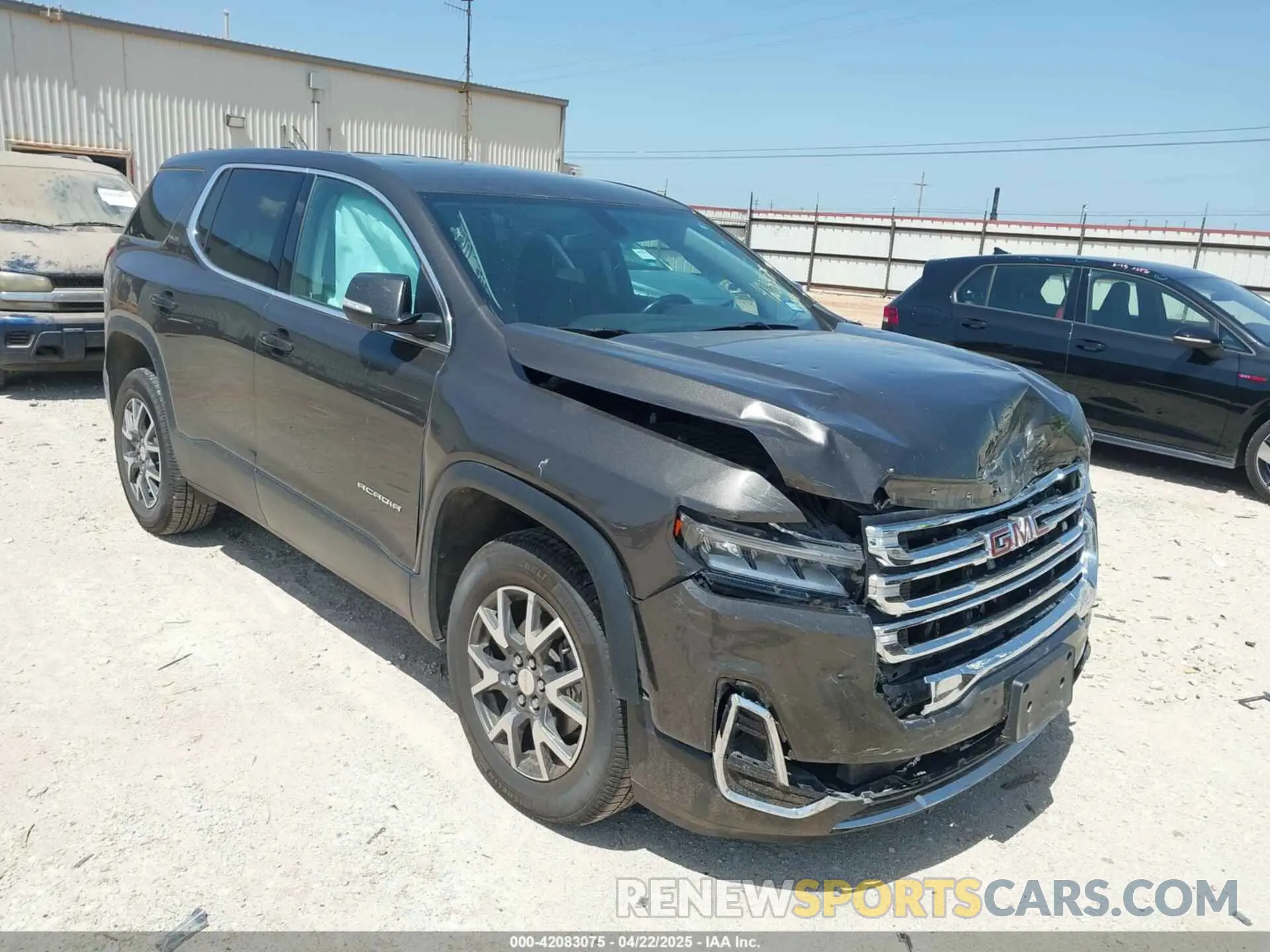 1 Photograph of a damaged car 1GKKNKLAXLZ166105 GMC ACADIA 2020