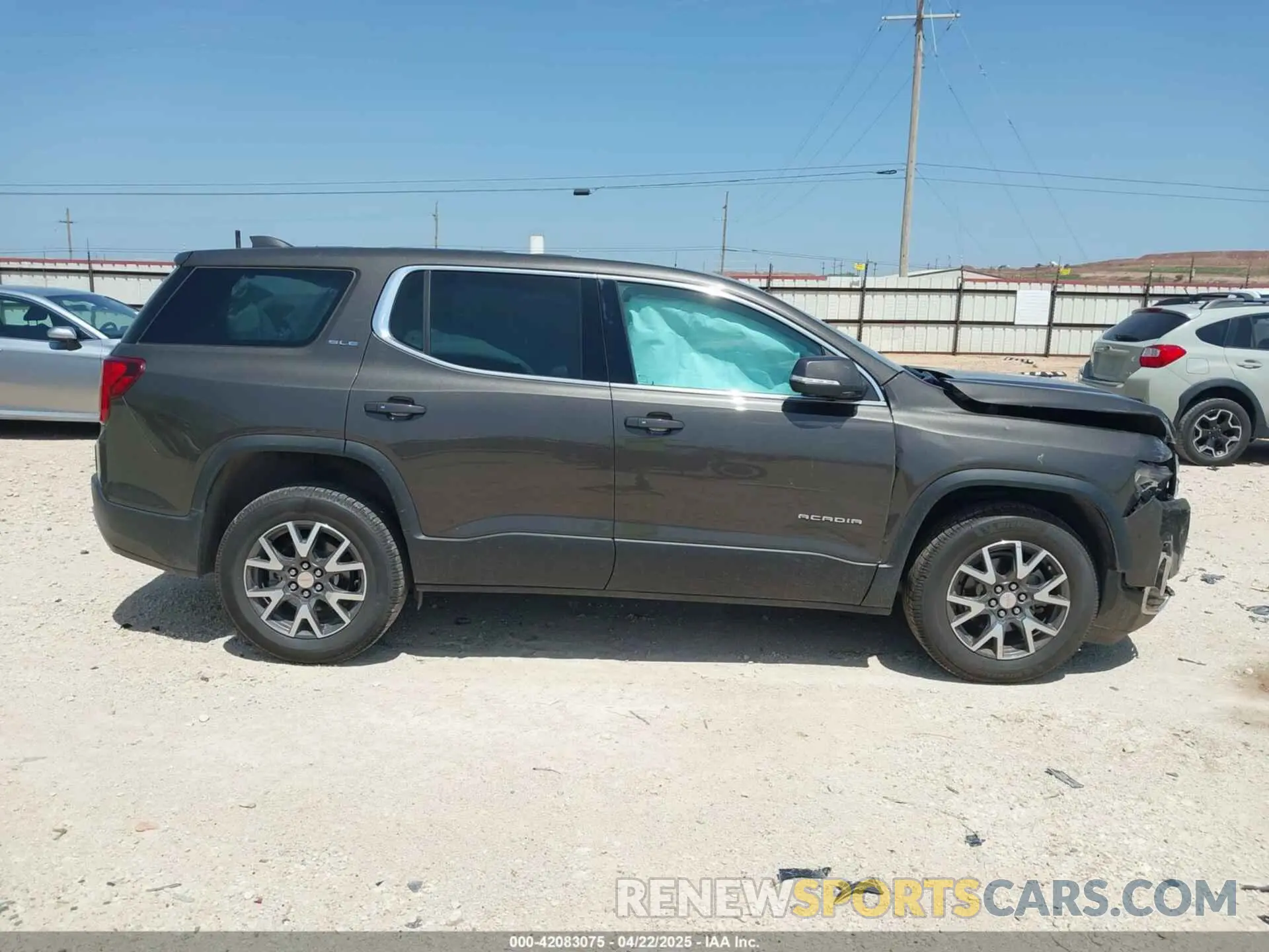 13 Photograph of a damaged car 1GKKNKLAXLZ166105 GMC ACADIA 2020