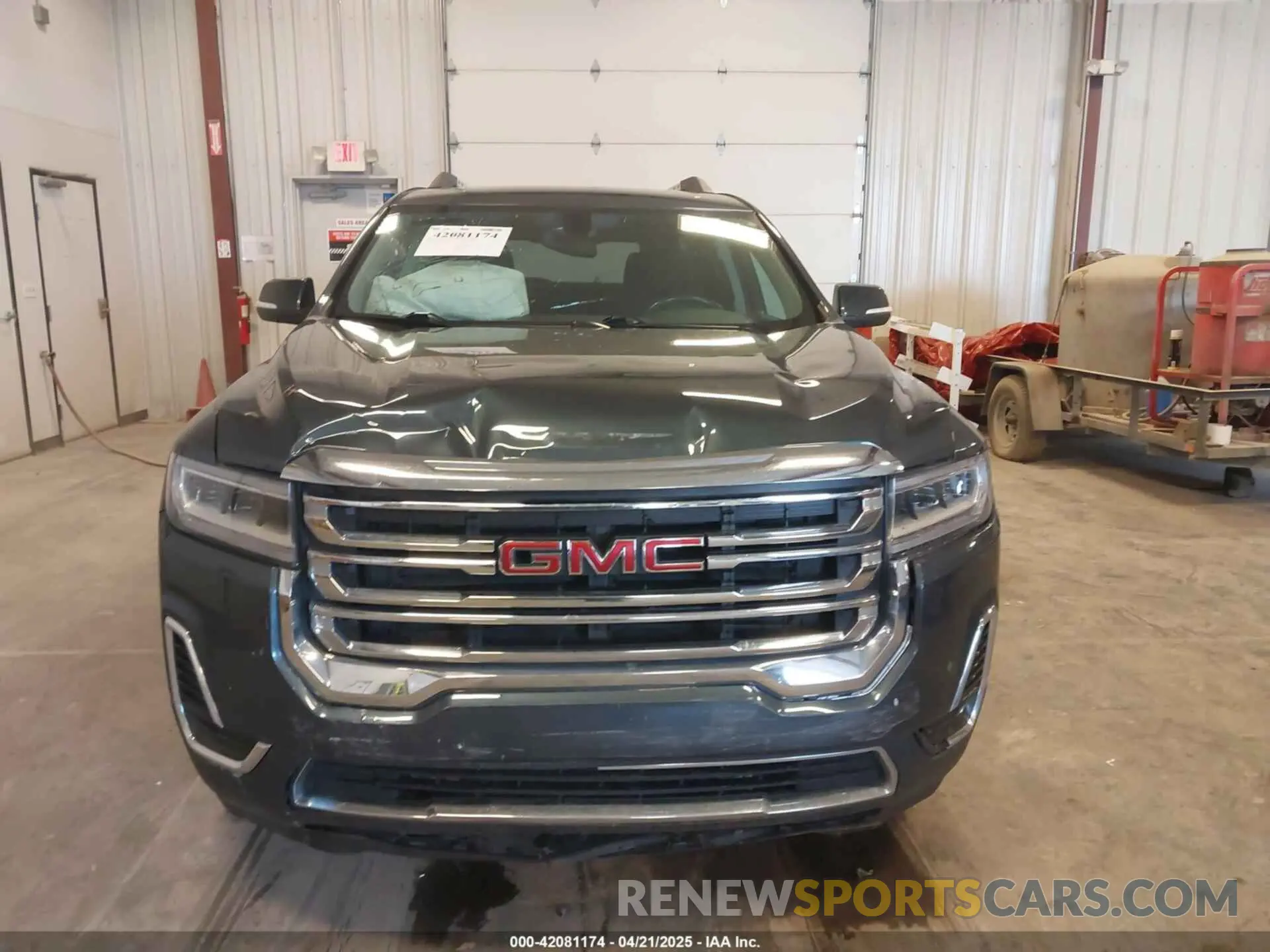 12 Photograph of a damaged car 1GKKNKLS2LZ109910 GMC ACADIA 2020