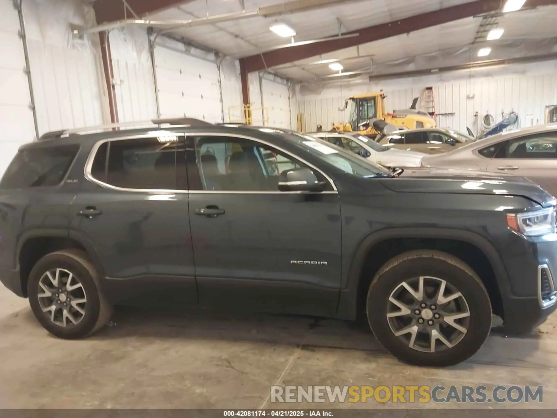 13 Photograph of a damaged car 1GKKNKLS2LZ109910 GMC ACADIA 2020