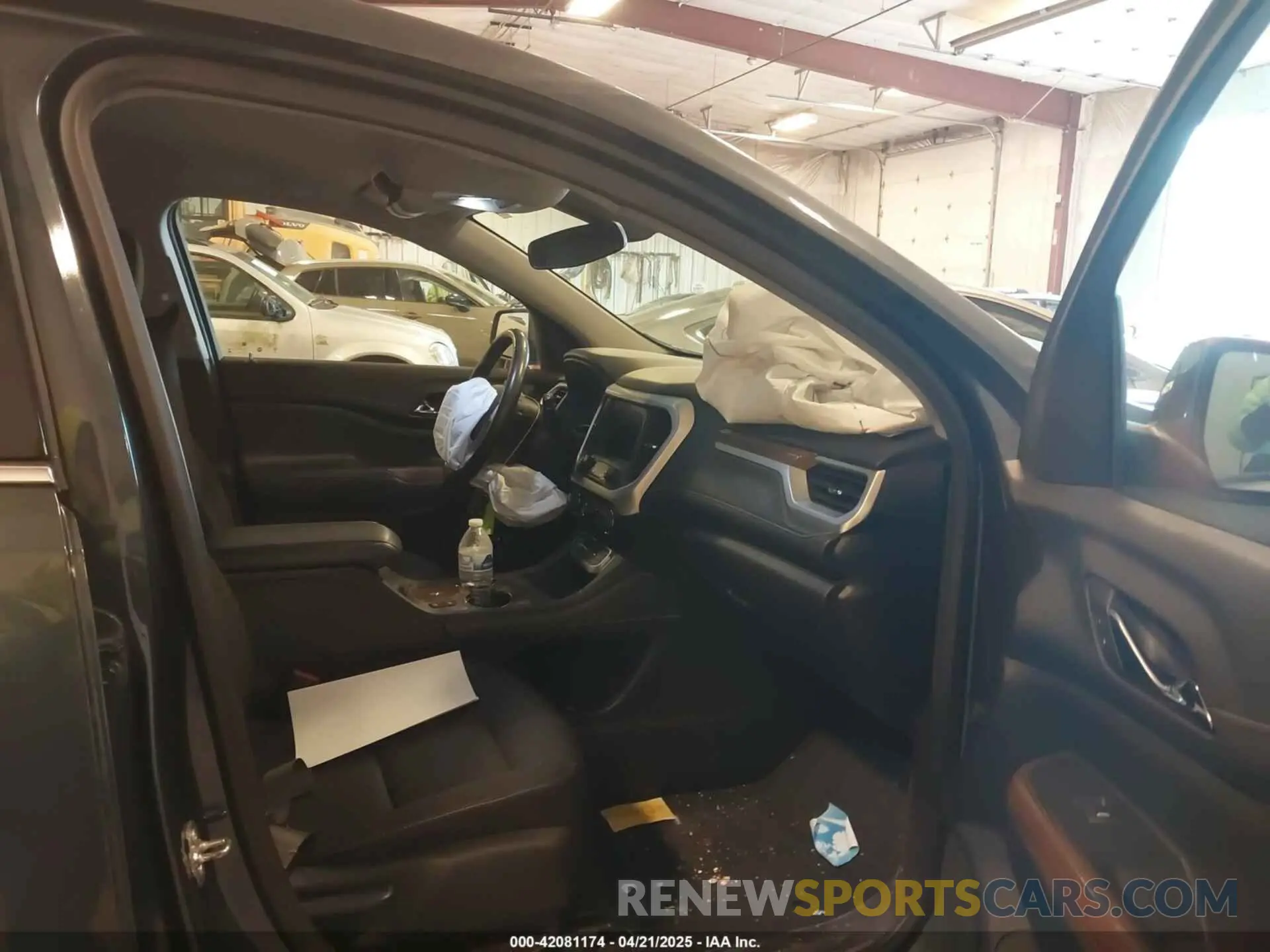5 Photograph of a damaged car 1GKKNKLS2LZ109910 GMC ACADIA 2020
