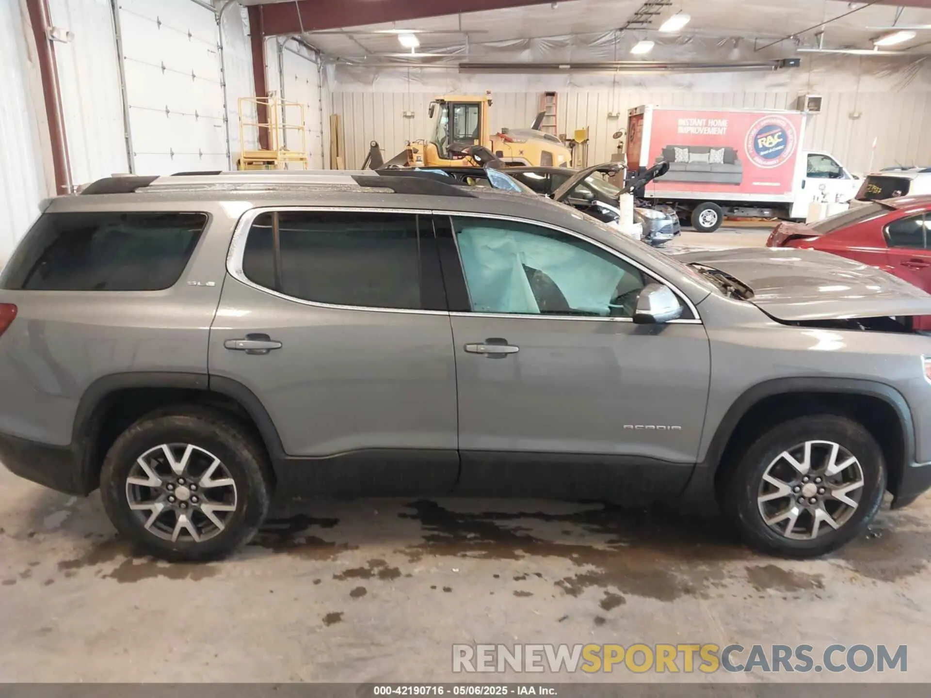 13 Photograph of a damaged car 1GKKNKLS2LZ186745 GMC ACADIA 2020