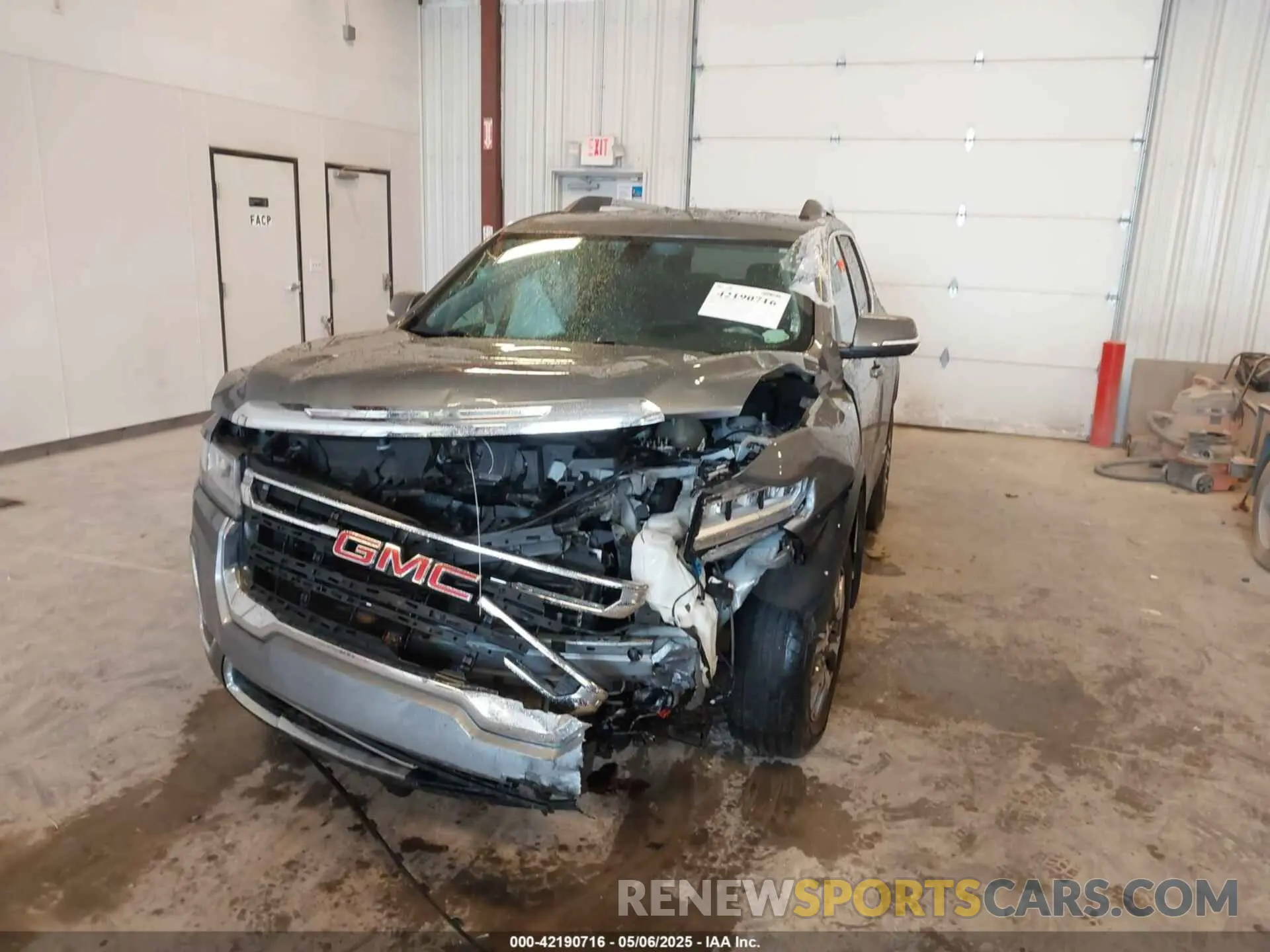 6 Photograph of a damaged car 1GKKNKLS2LZ186745 GMC ACADIA 2020