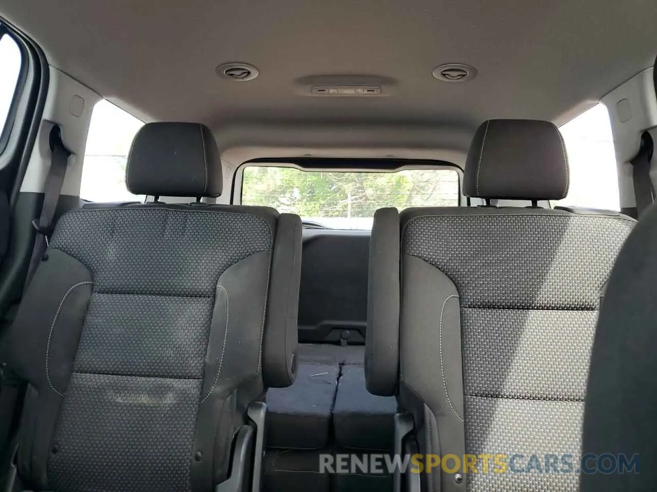 10 Photograph of a damaged car 1GKKNKLS3LZ113299 GMC ACADIA 2020