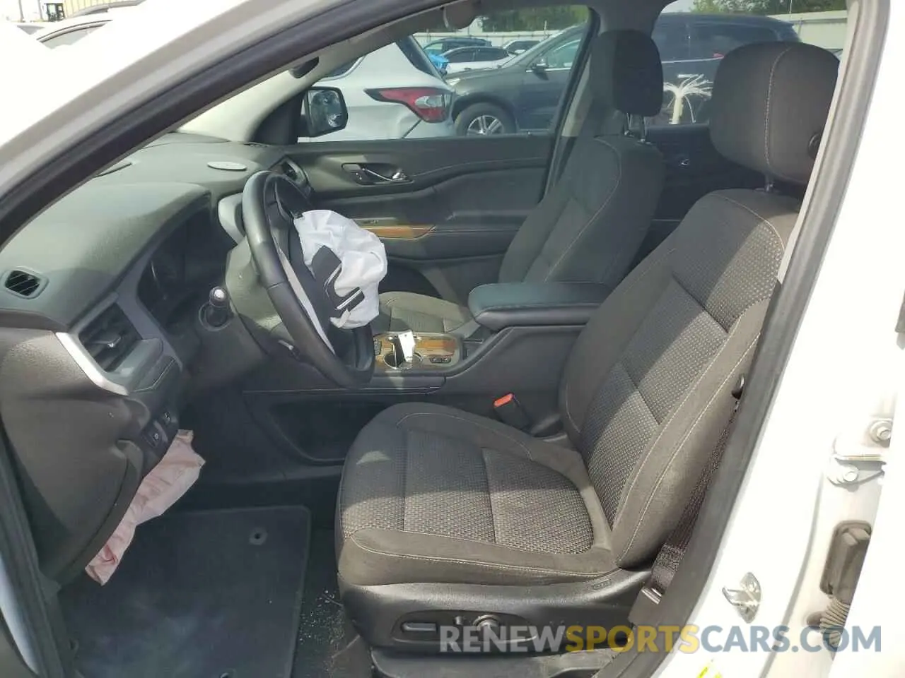 7 Photograph of a damaged car 1GKKNKLS3LZ113299 GMC ACADIA 2020