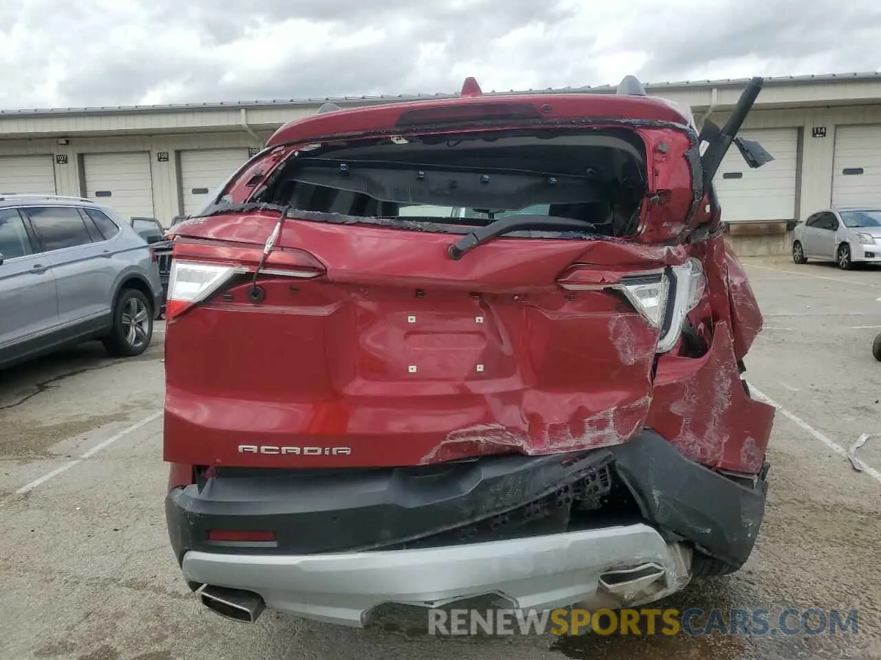 6 Photograph of a damaged car 1GKKNKLS3LZ200863 GMC ACADIA 2020