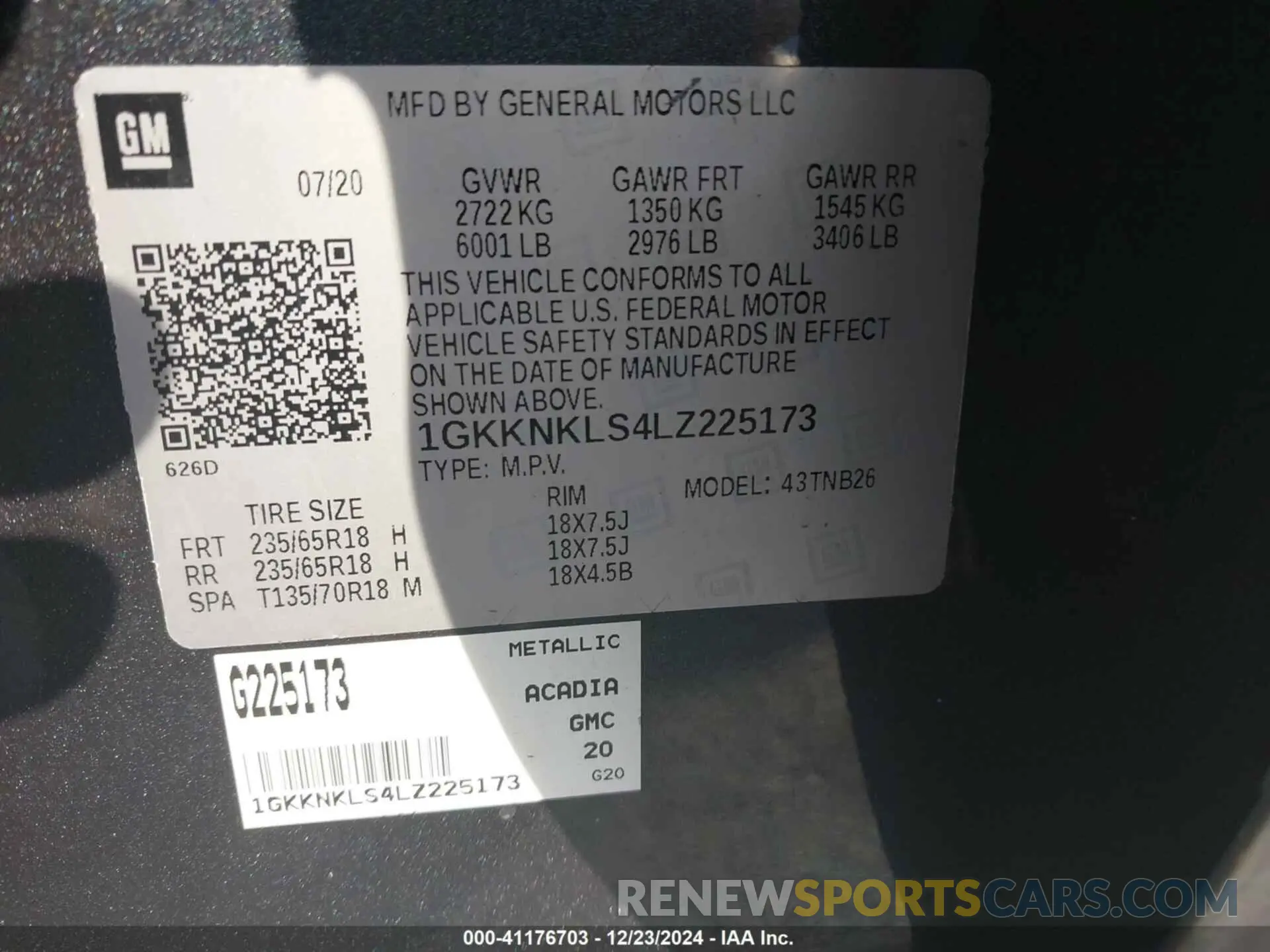 9 Photograph of a damaged car 1GKKNKLS4LZ225173 GMC ACADIA 2020