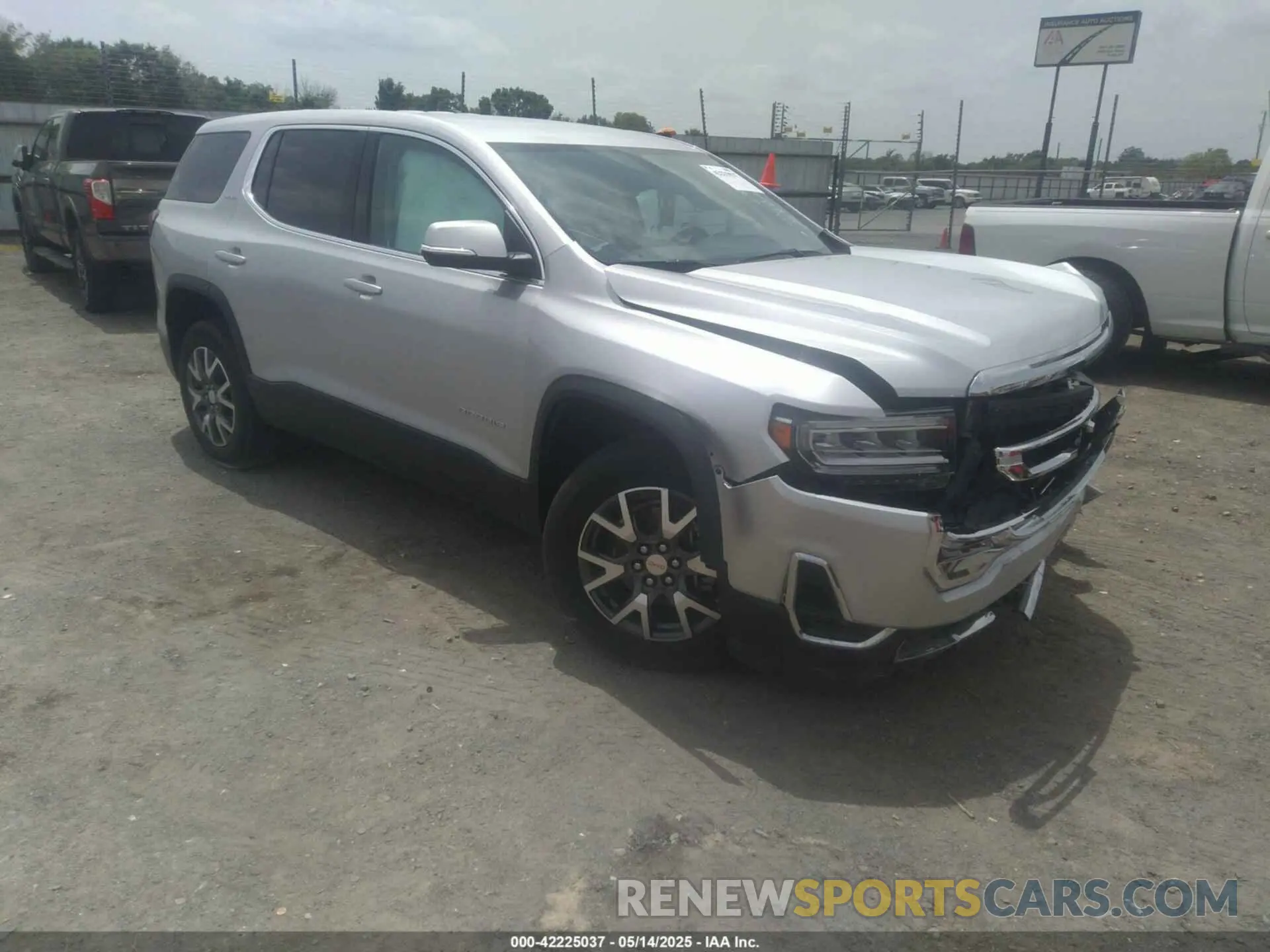 1 Photograph of a damaged car 1GKKNKLS6LZ181256 GMC ACADIA 2020