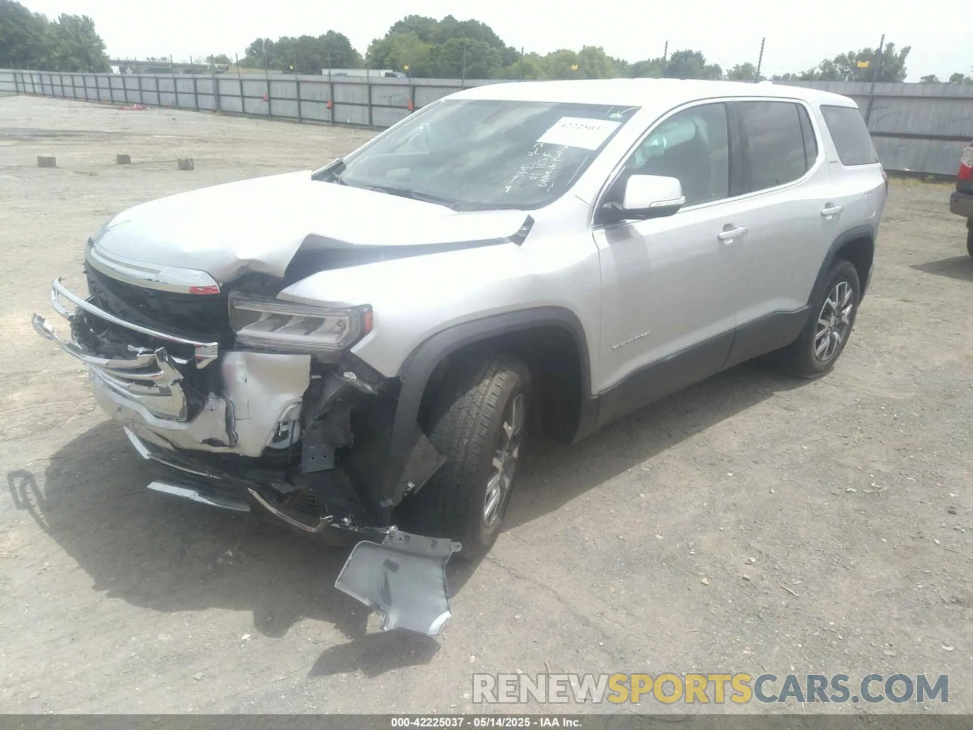 2 Photograph of a damaged car 1GKKNKLS6LZ181256 GMC ACADIA 2020