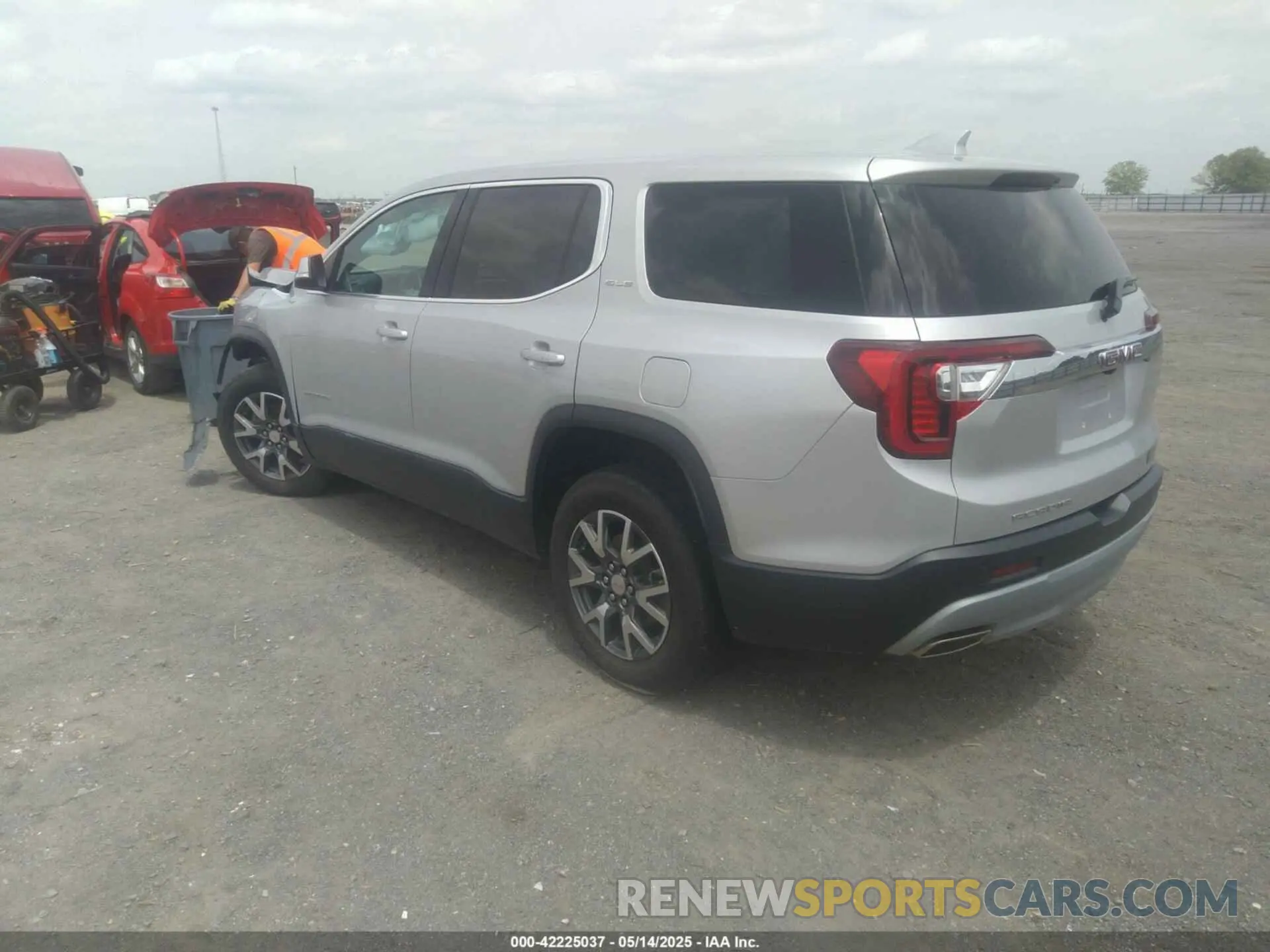 3 Photograph of a damaged car 1GKKNKLS6LZ181256 GMC ACADIA 2020