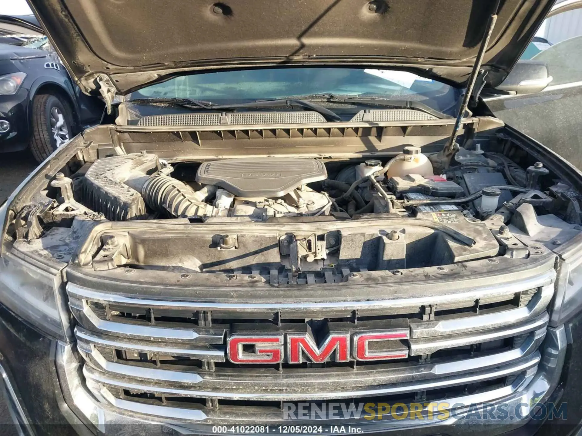10 Photograph of a damaged car 1GKKNKLS9LZ167738 GMC ACADIA 2020
