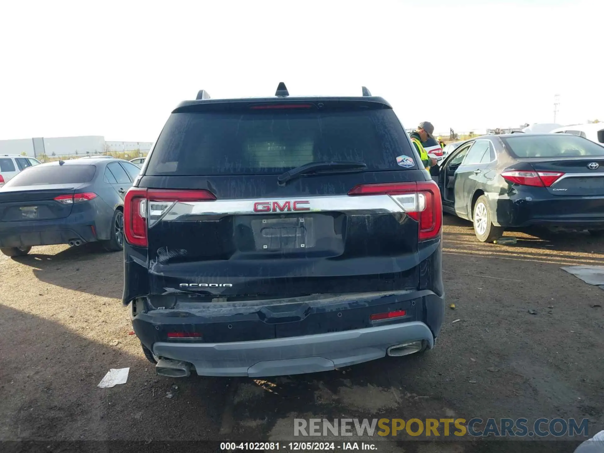 16 Photograph of a damaged car 1GKKNKLS9LZ167738 GMC ACADIA 2020